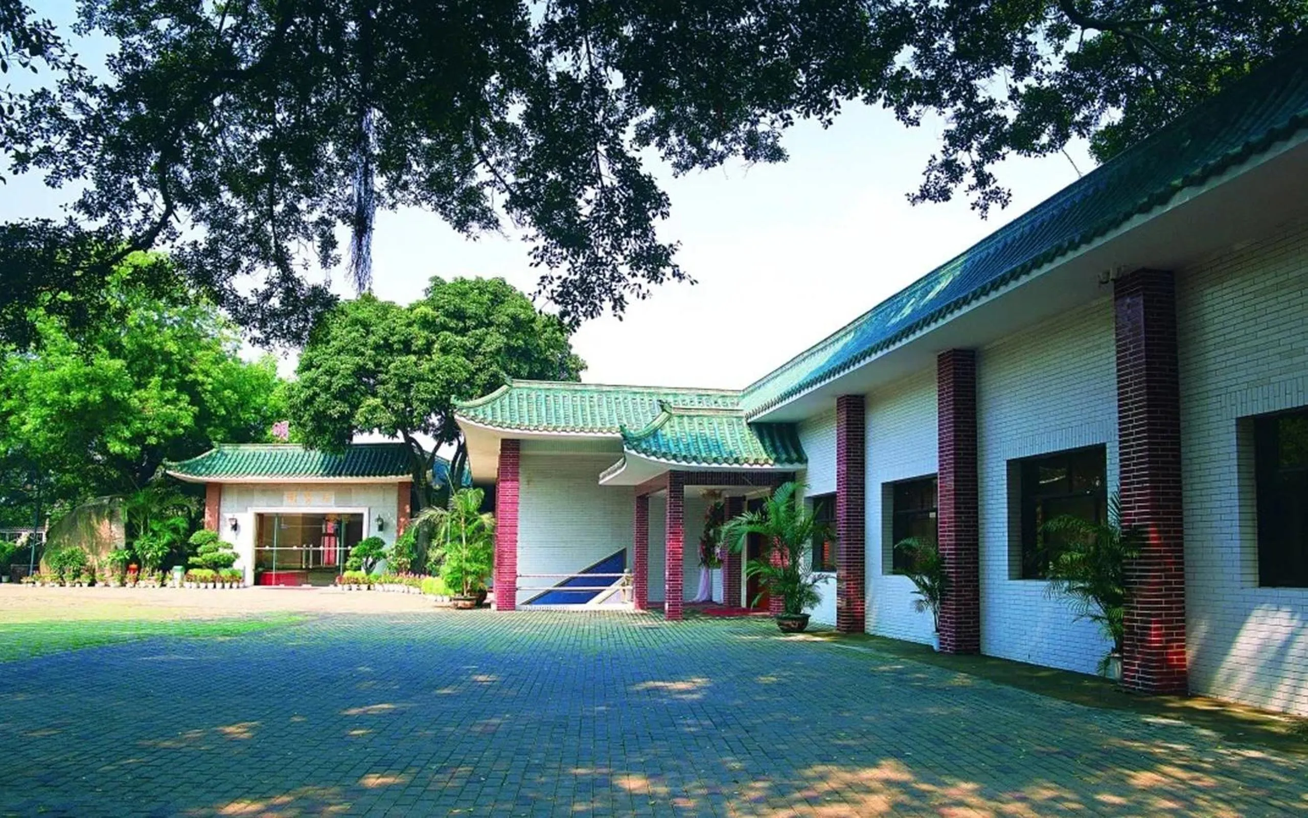 Inner courtyard view in City Hotel Xiamen-Free Welcome Fruits