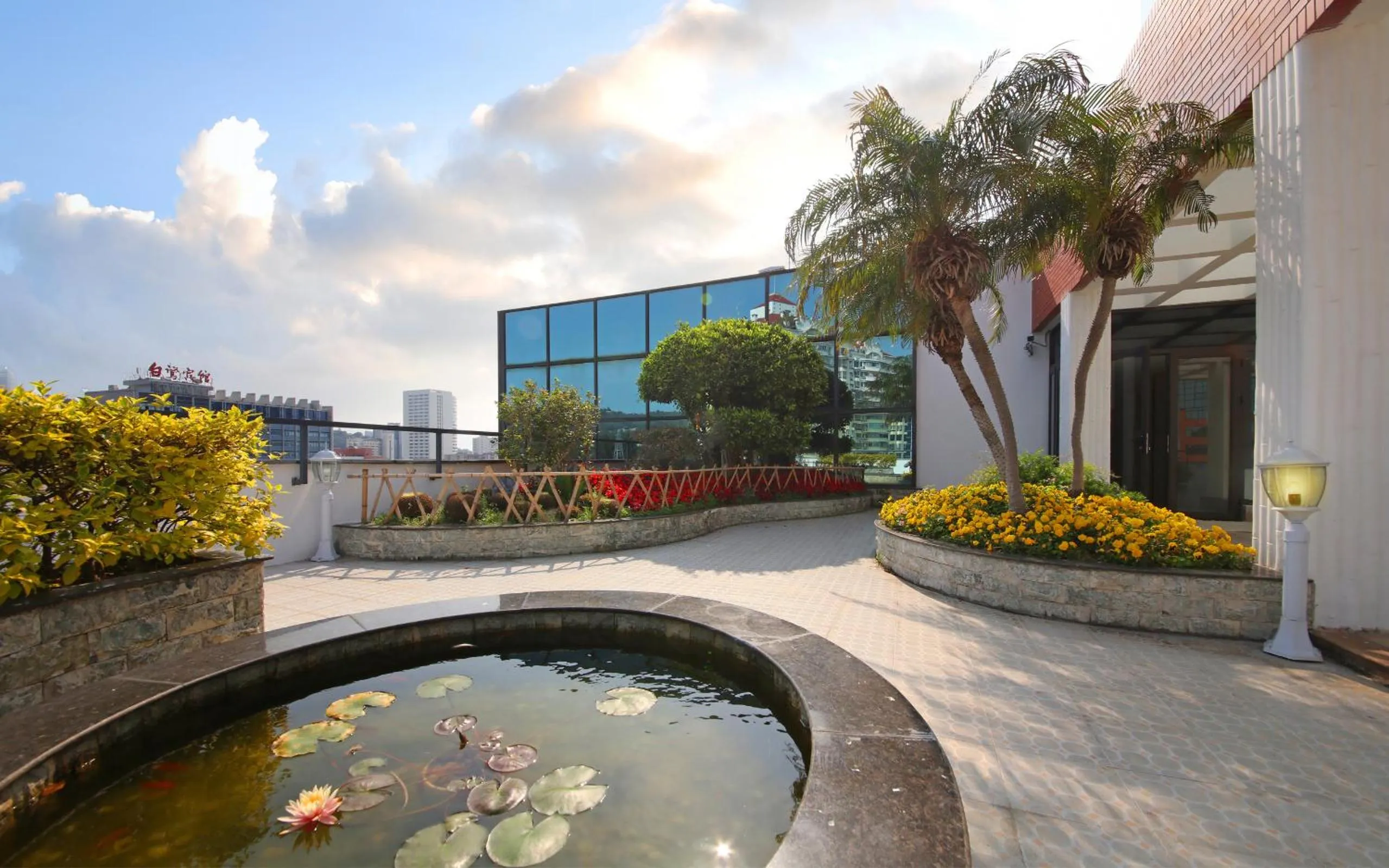 Property building in City Hotel Xiamen-Free Welcome Fruits