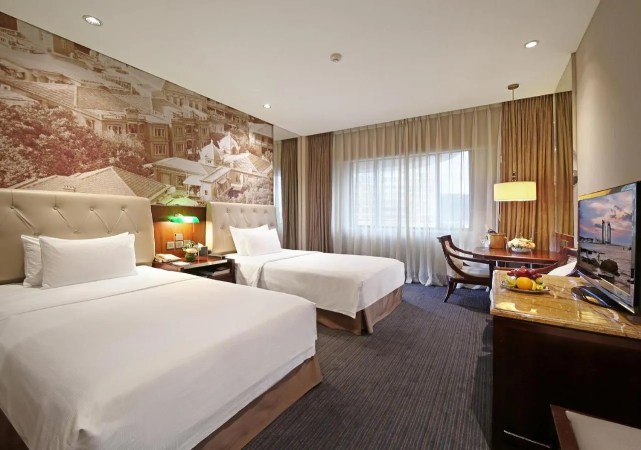 Photo of the whole room, Bed in City Hotel Xiamen-Free Welcome Fruits