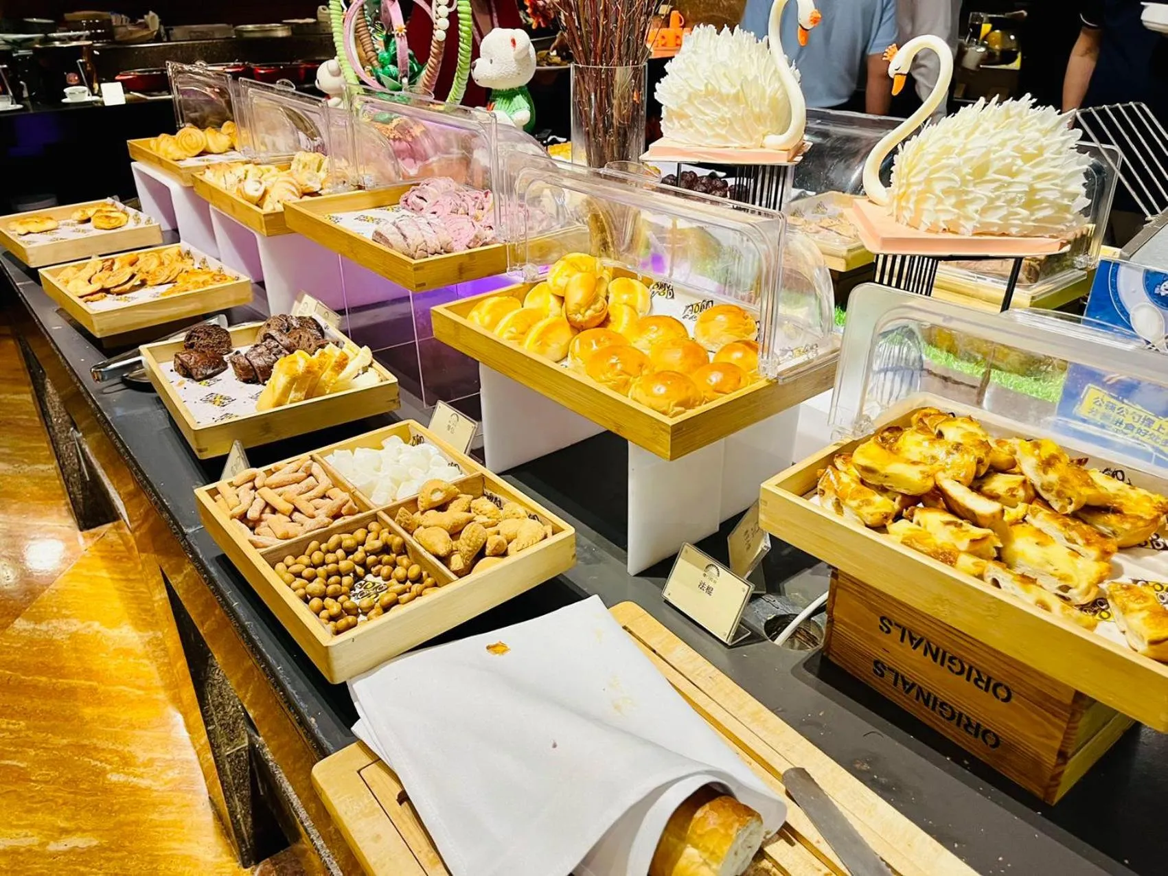 Breakfast in City Hotel Xiamen-Free Welcome Fruits