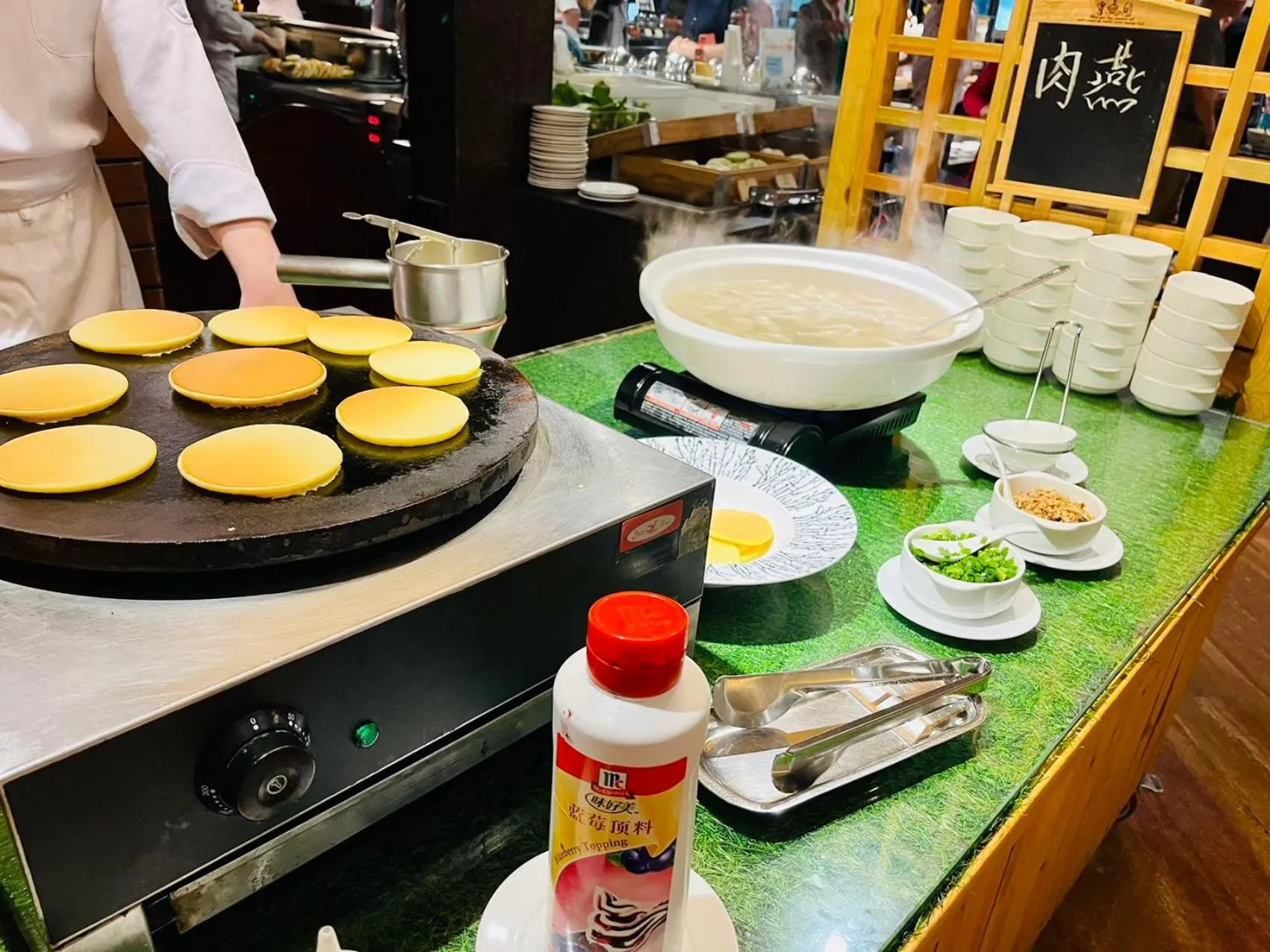 Breakfast in City Hotel Xiamen-Free Welcome Fruits