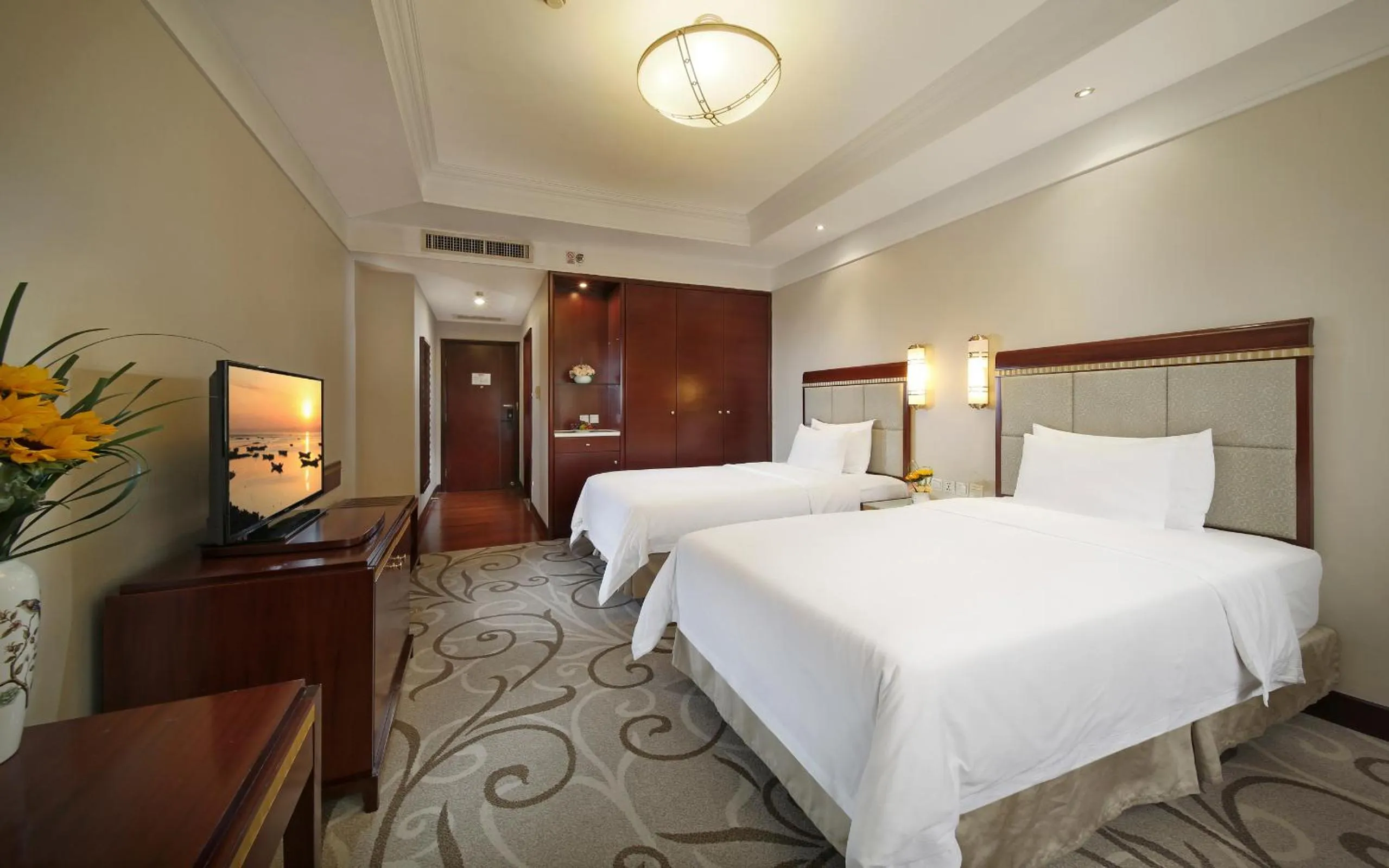 Bedroom, Bed in City Hotel Xiamen-Free Welcome Fruits