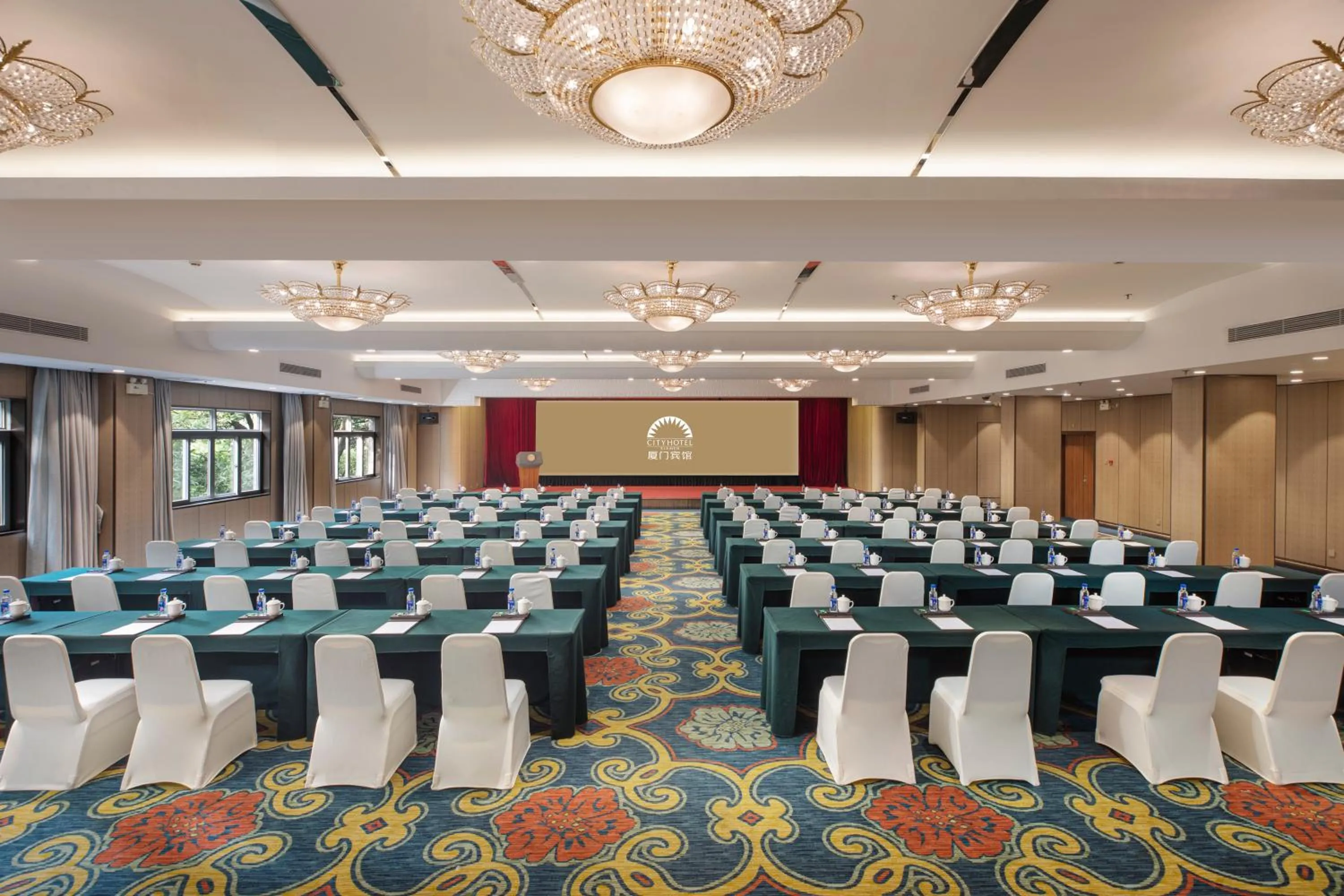 Restaurant/places to eat in City Hotel Xiamen-Free Welcome Fruits