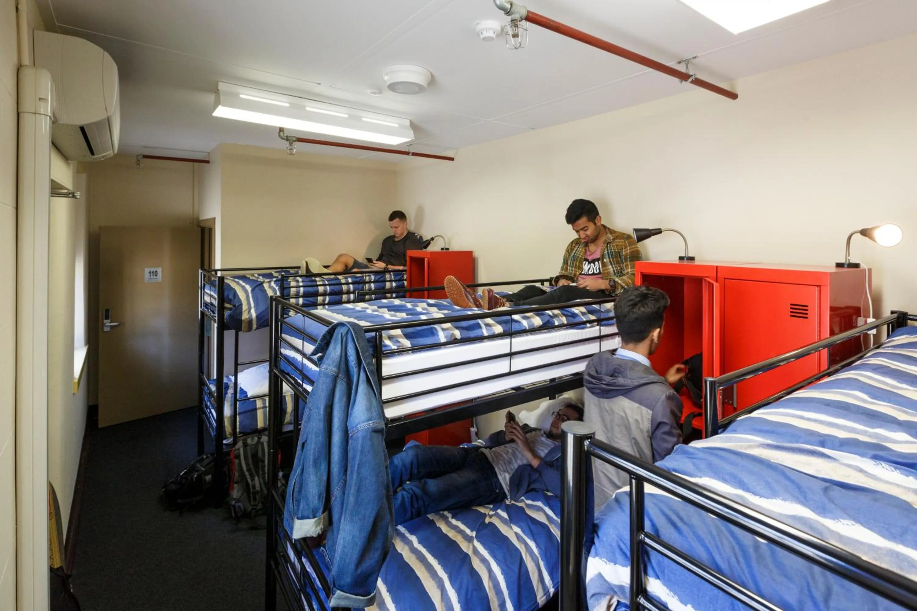 Bedroom, Bed in YHA Fremantle Prison