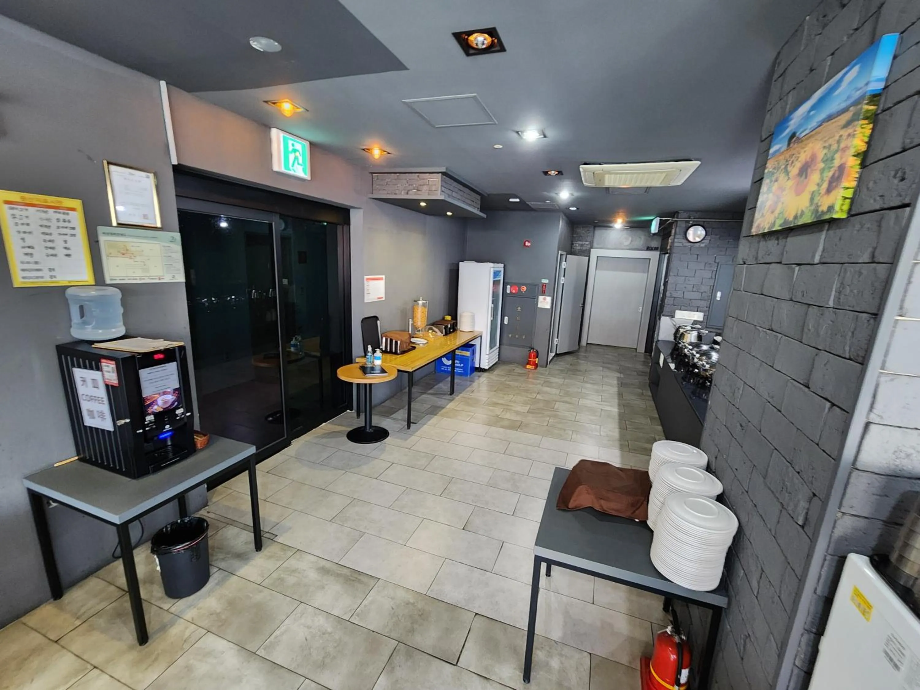 Restaurant/places to eat in Hotel Haema