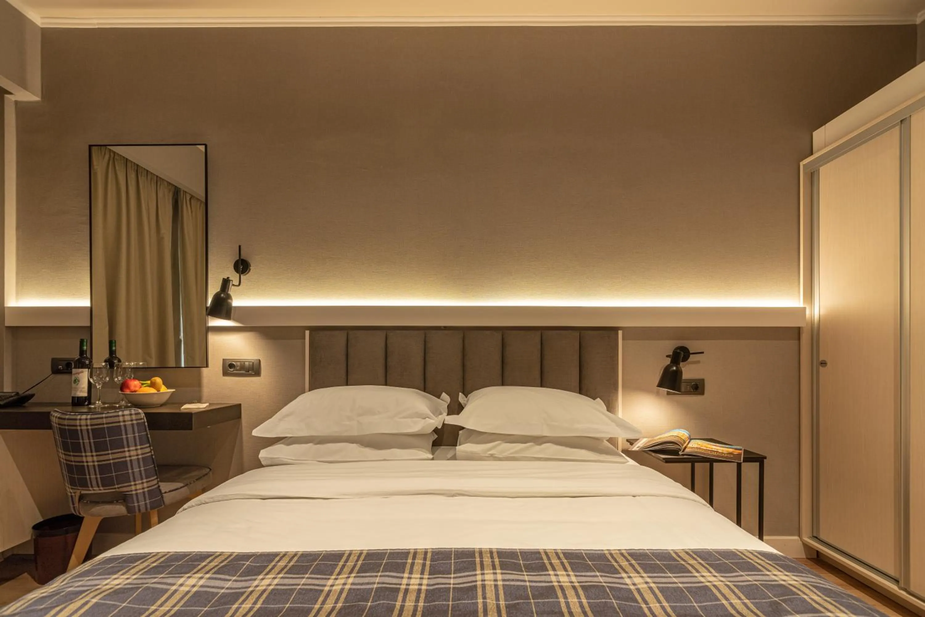 Bed in Athens Cypria Hotel