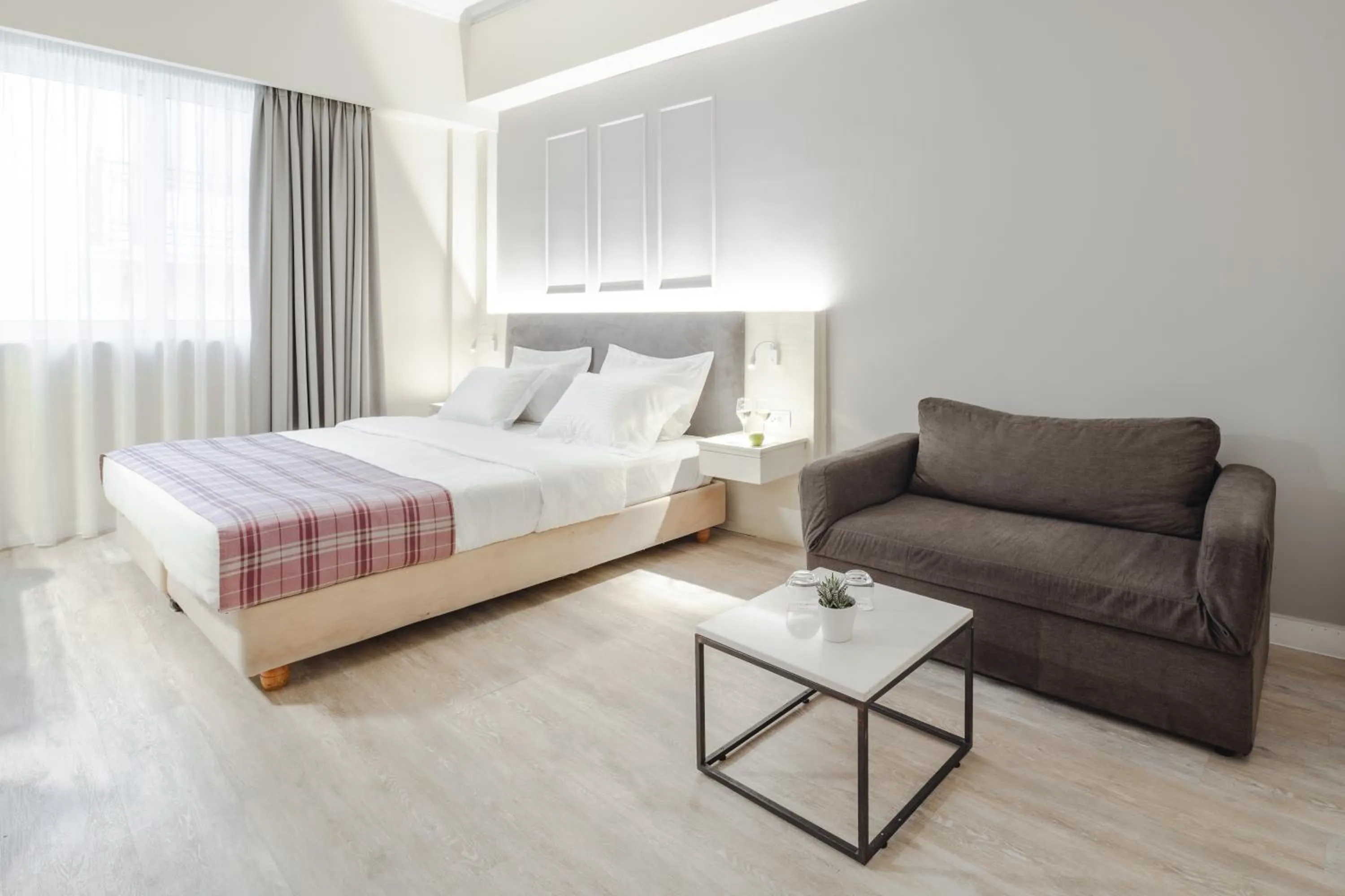 Living room, Bed in Athens Cypria Hotel