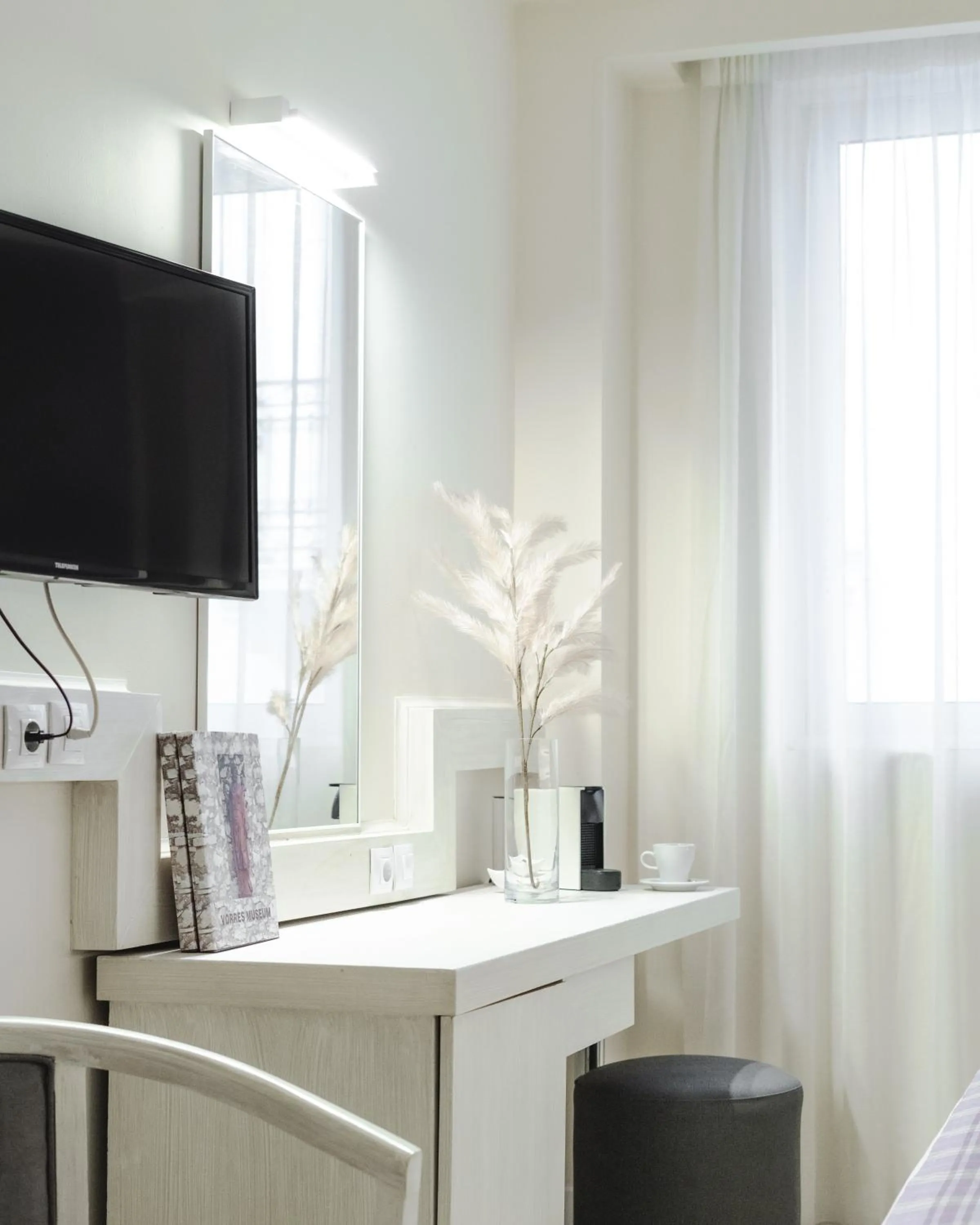 TV and multimedia in Athens Cypria Hotel