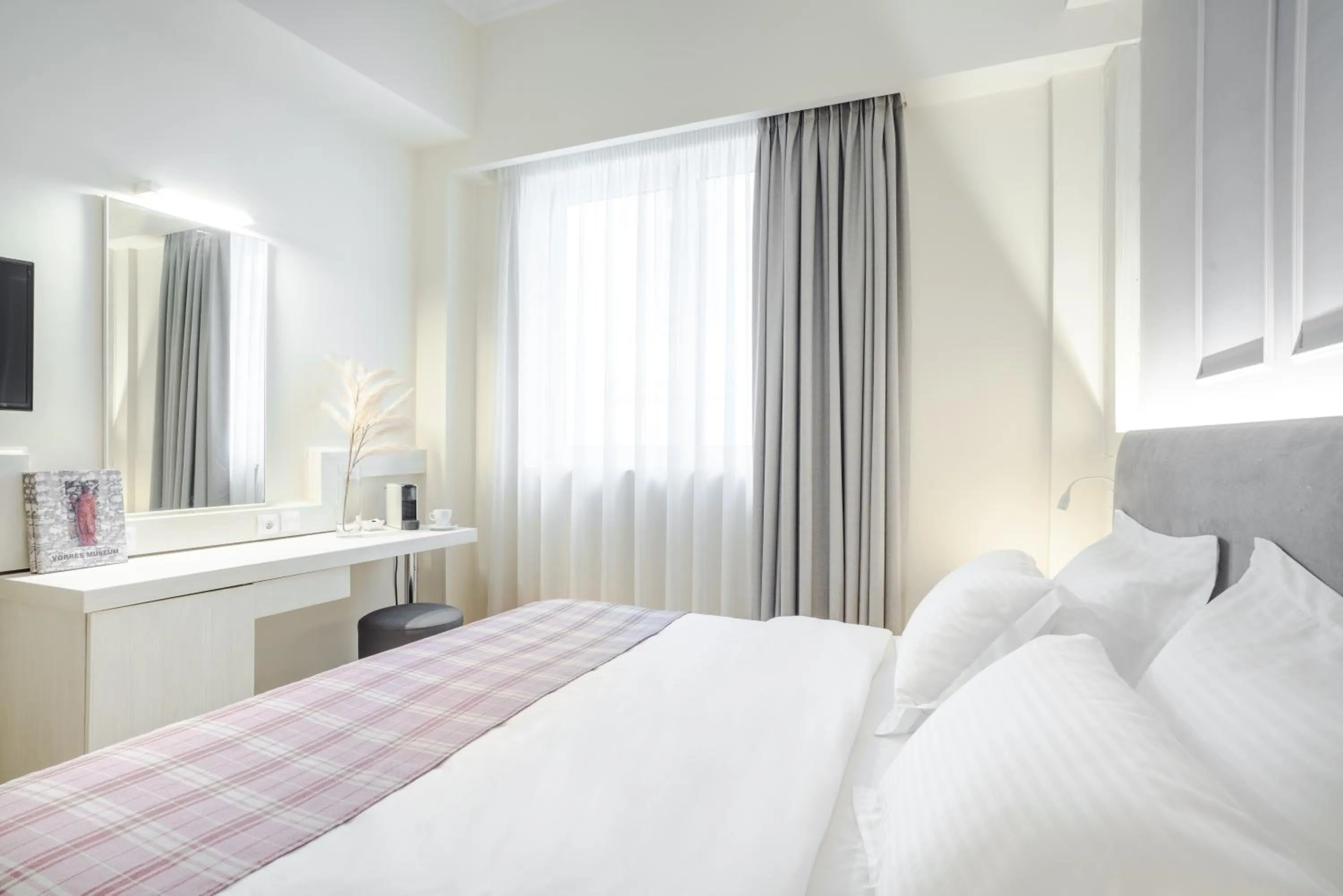 Bedroom, Bed in Athens Cypria Hotel