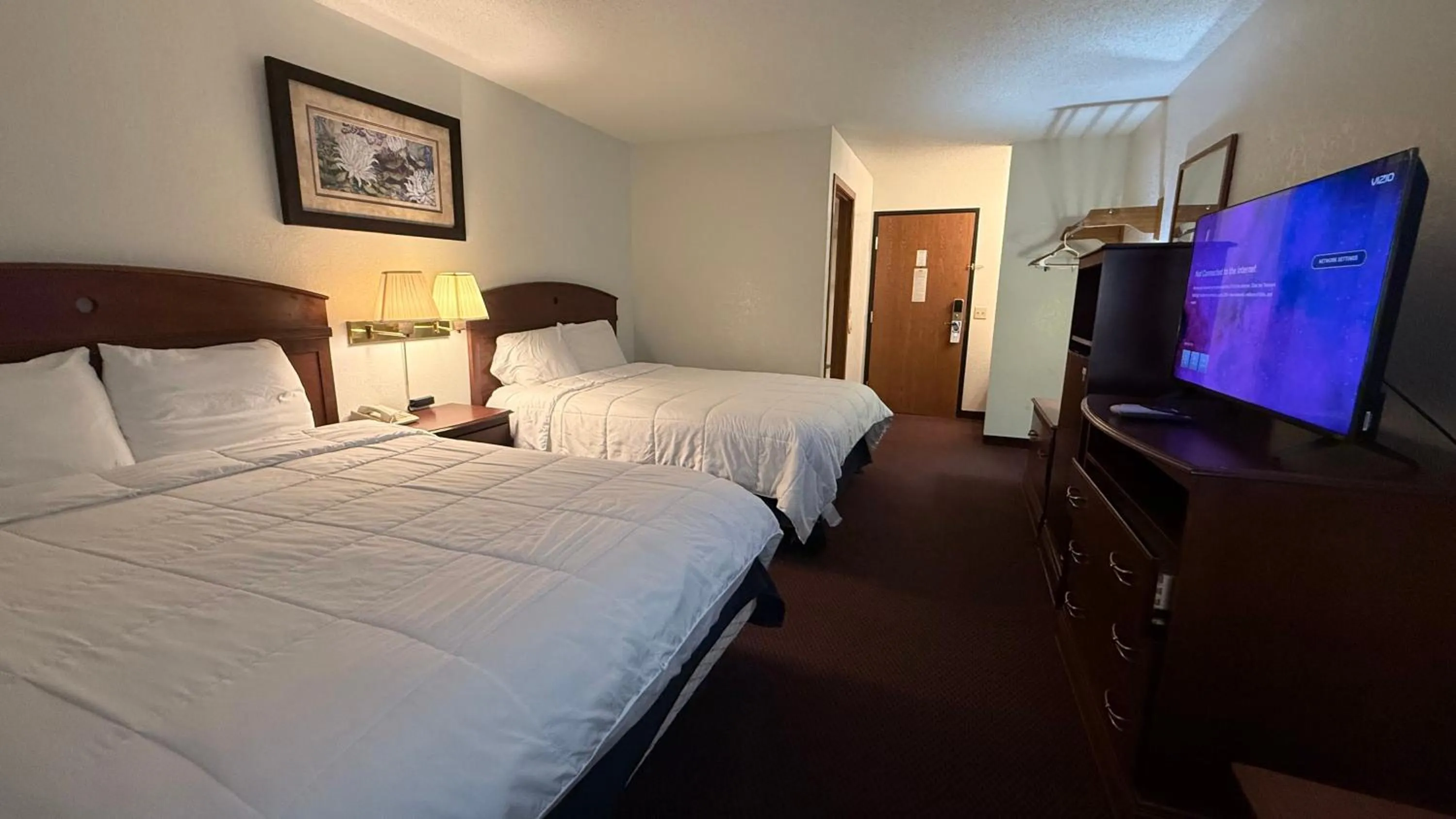 Queen Room in clarion hometown inn