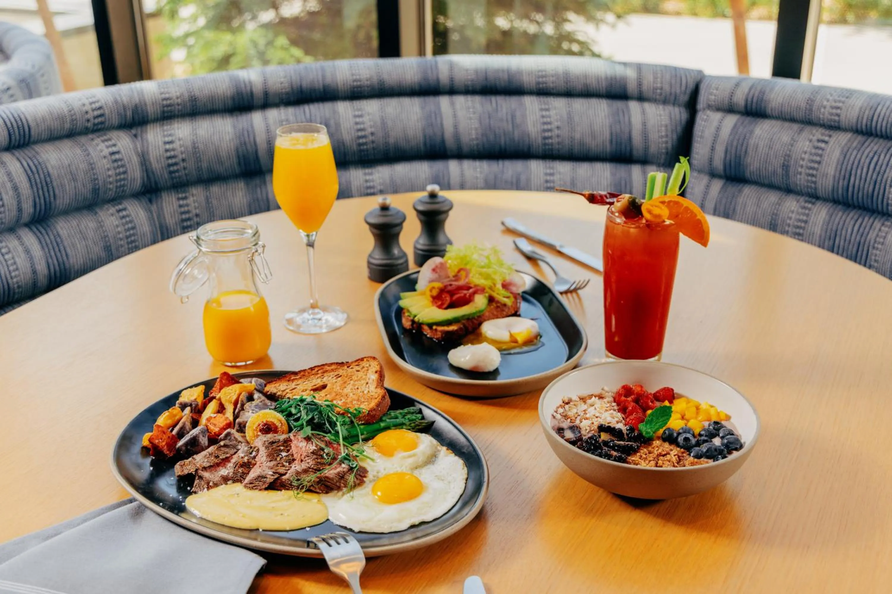 Food and drinks in Limelight Boulder