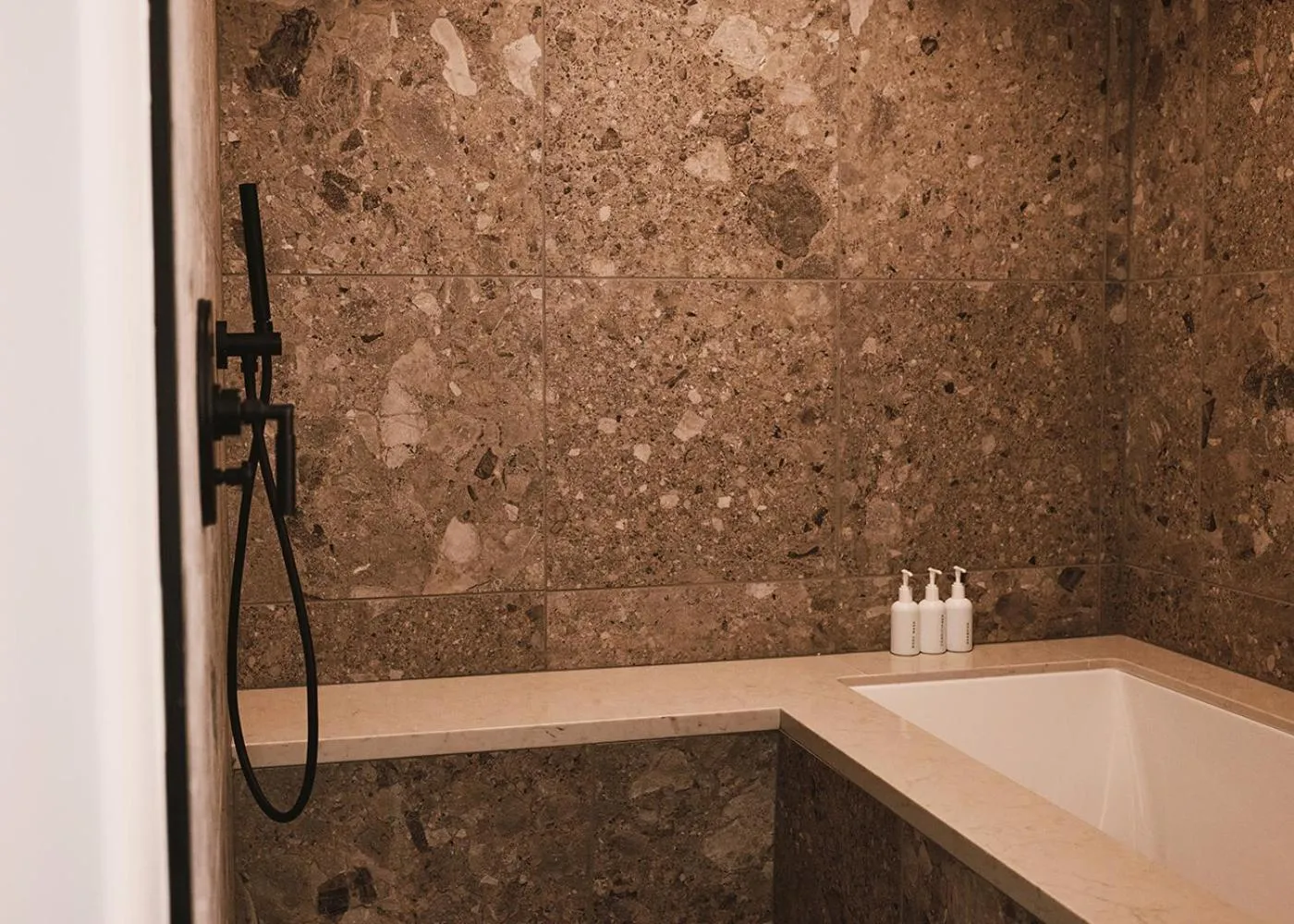 Shower in Limelight Boulder