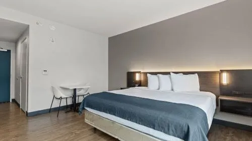 Studio 6 Richmond Airport