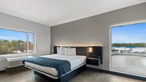 Studio 6 Richmond Airport