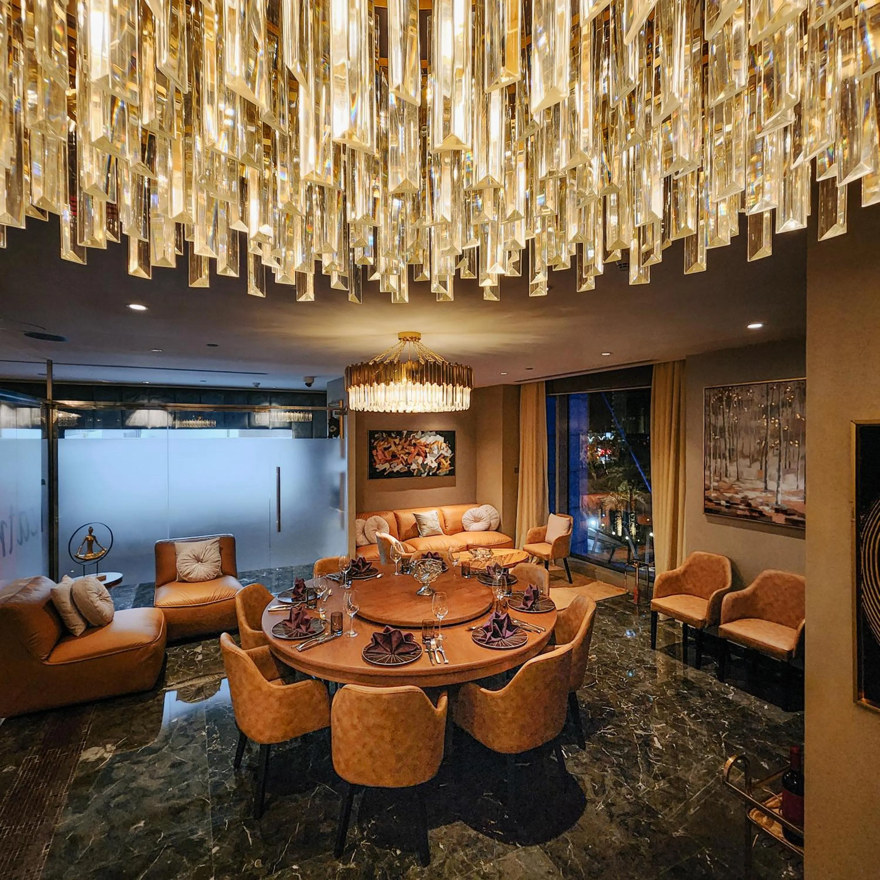 Restaurant/places to eat in City Centre Rotana Doha