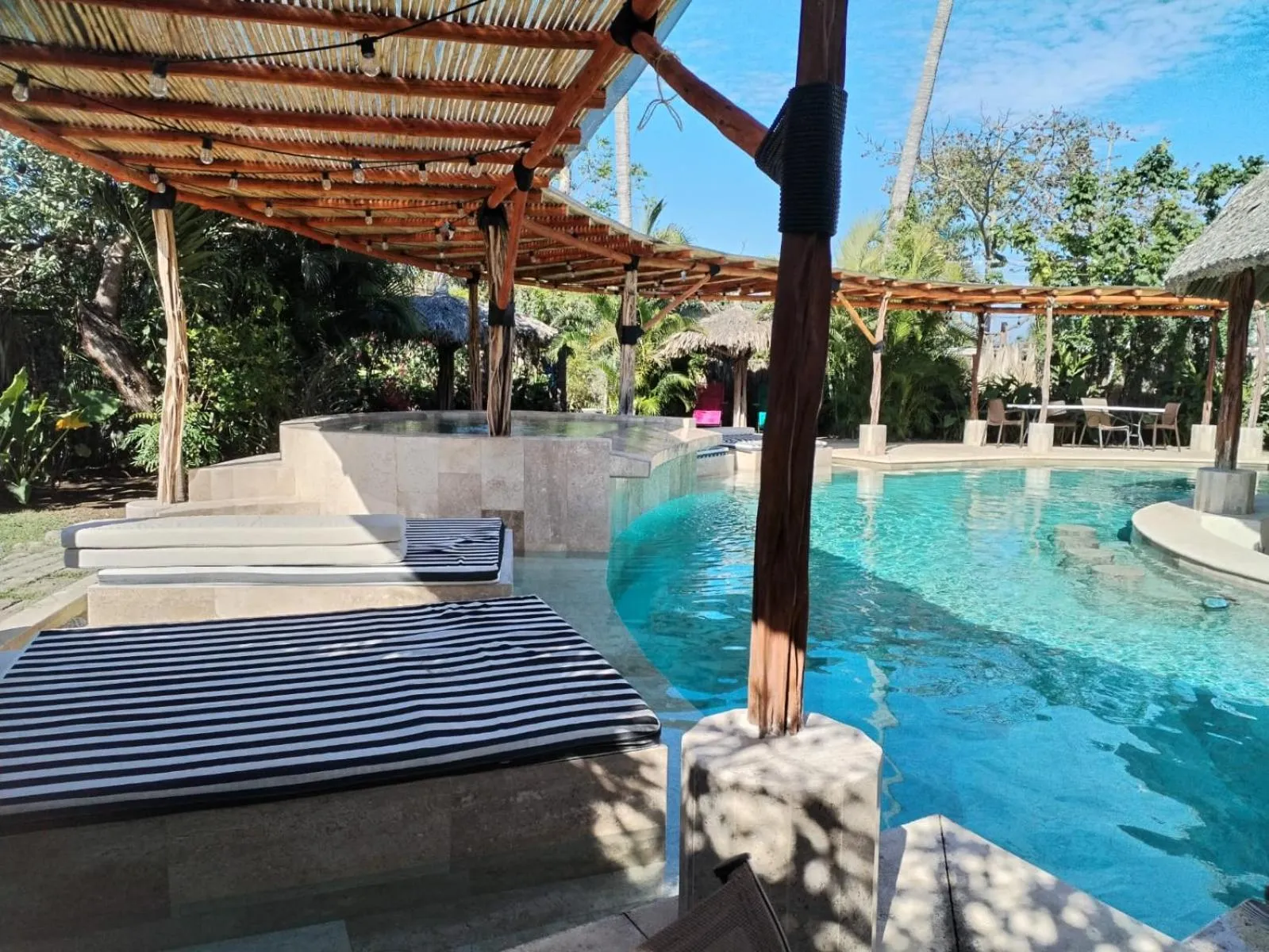 Day in Ashly Loma Larga