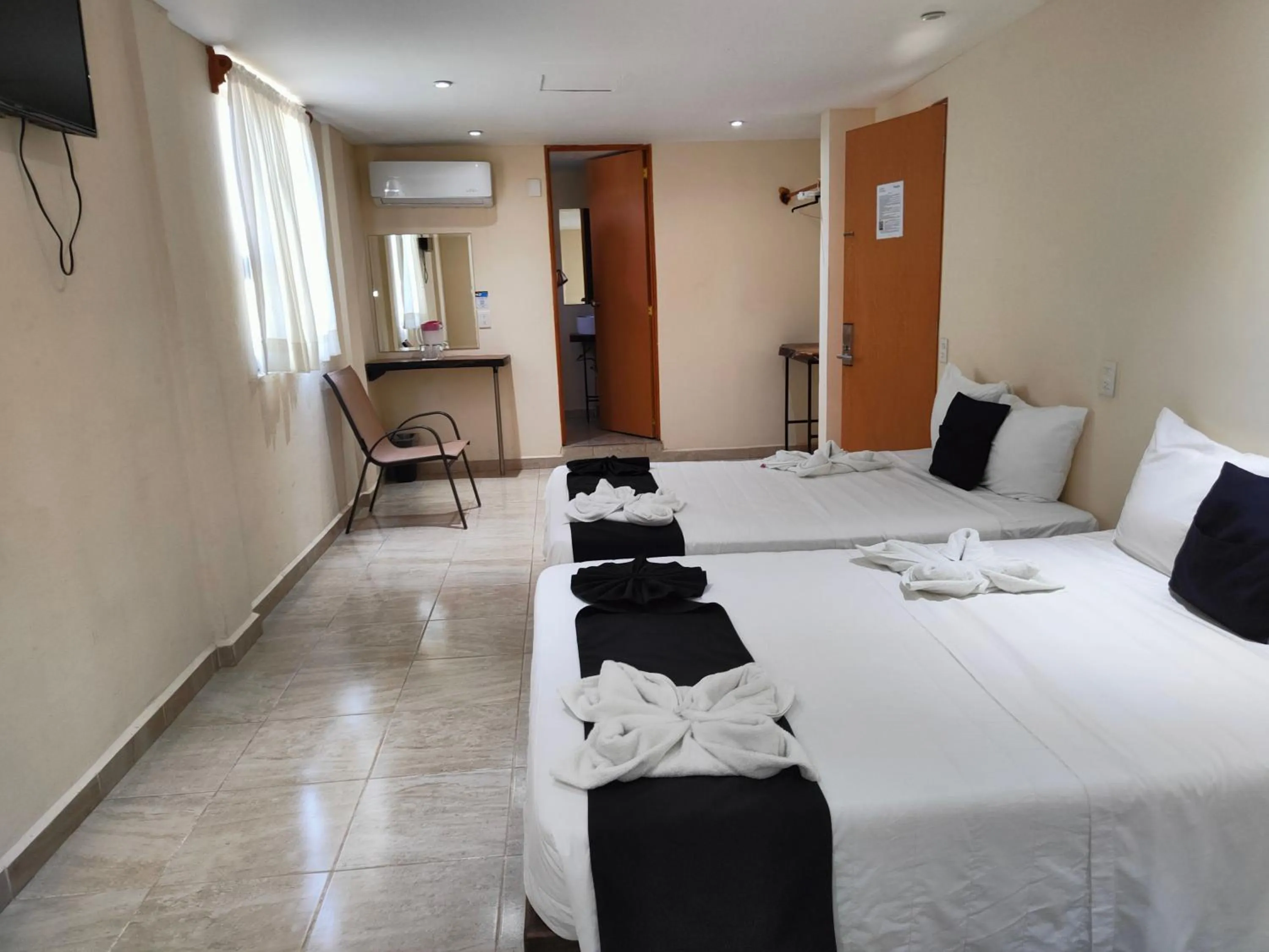 Bed in Ashly Loma Larga