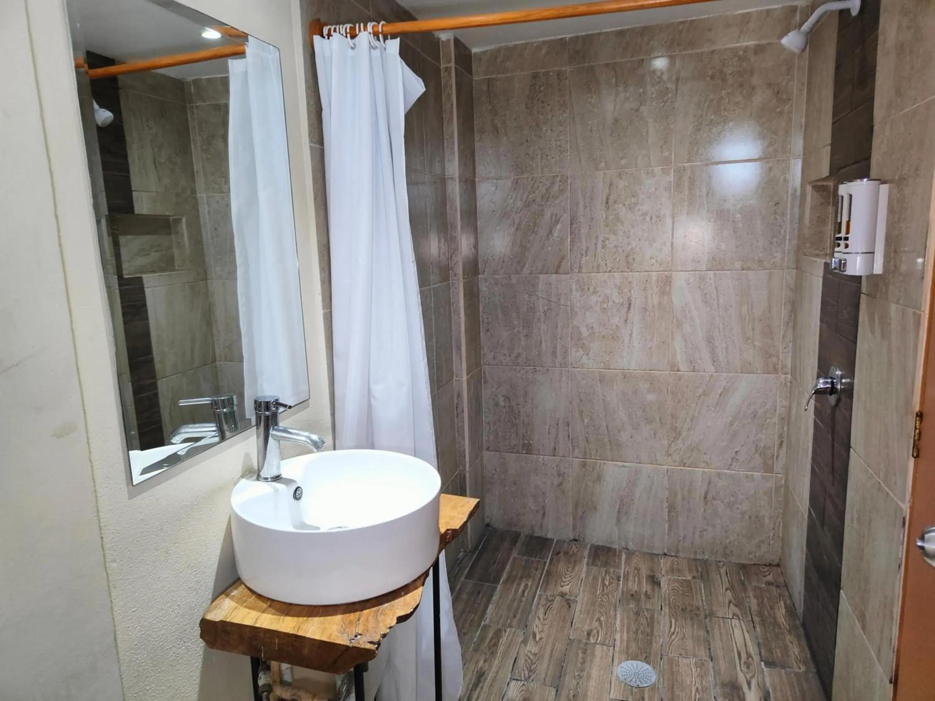 Queen Room with Two Queen Beds in Ashly Loma Larga Queen Room with Two Queen Beds in Ashly Loma Larga