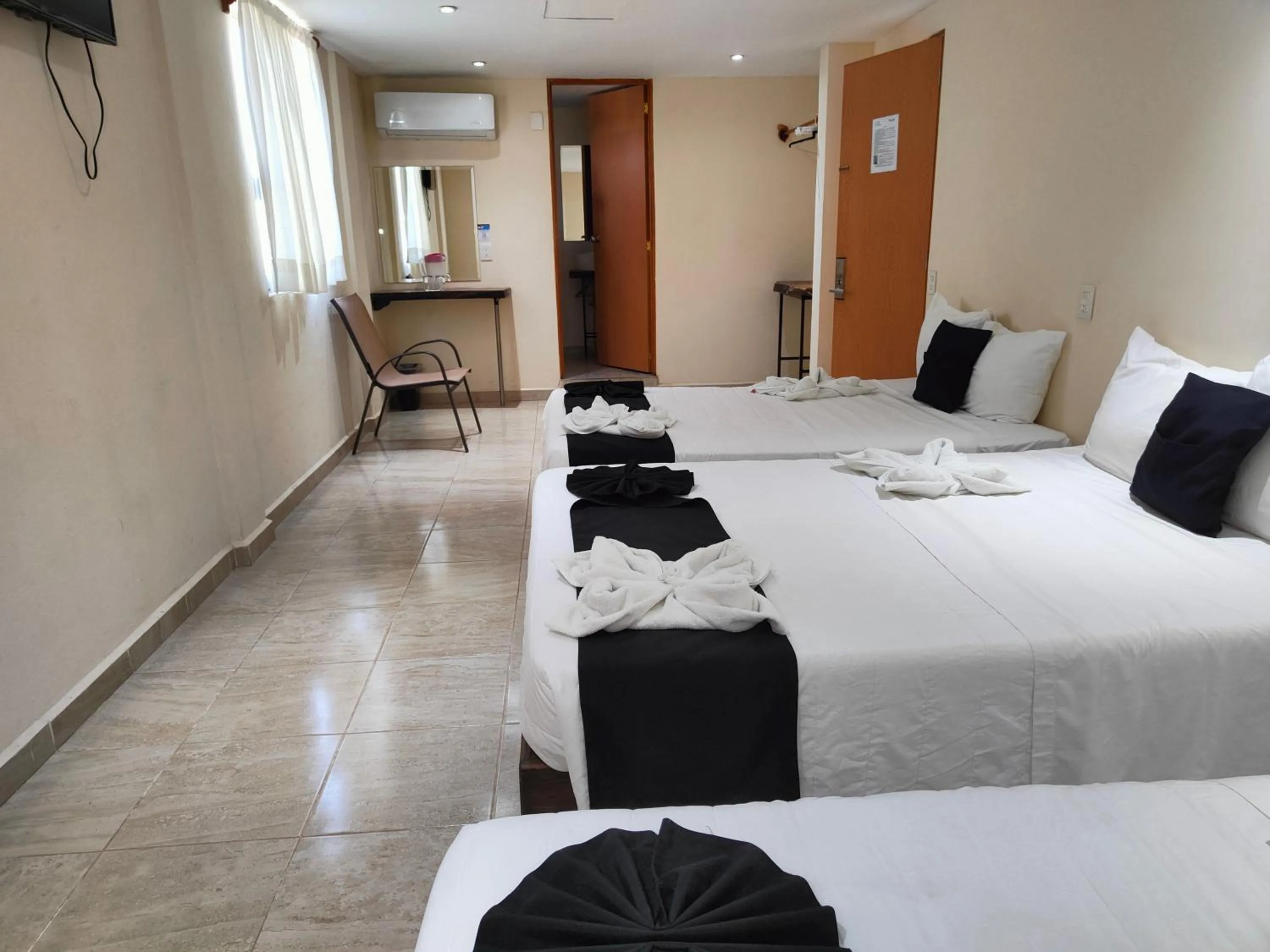 Bed in Ashly Loma Larga