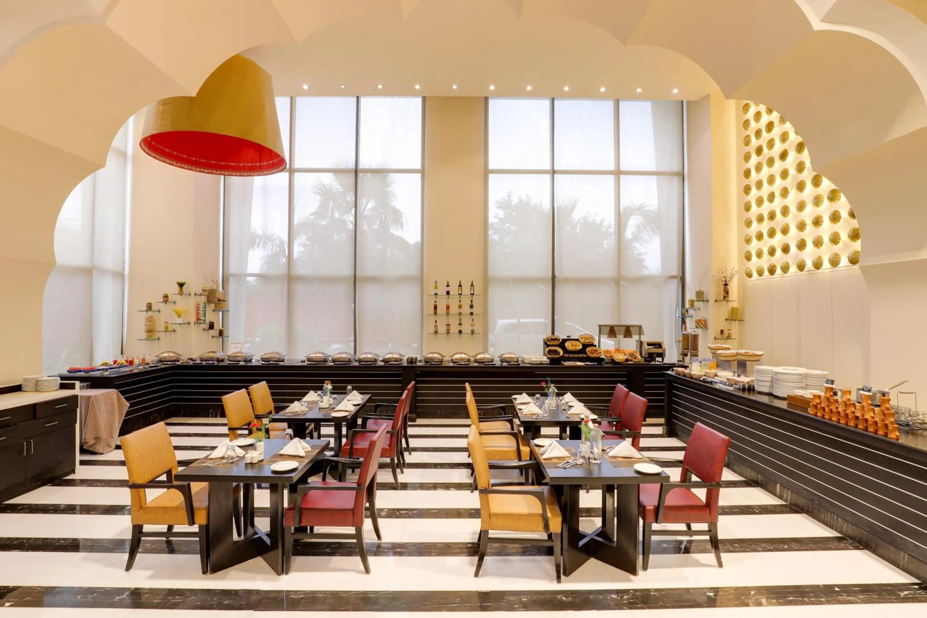 Restaurant/places to eat in Saura Hotel, Agra - A Club Mahindra Associate