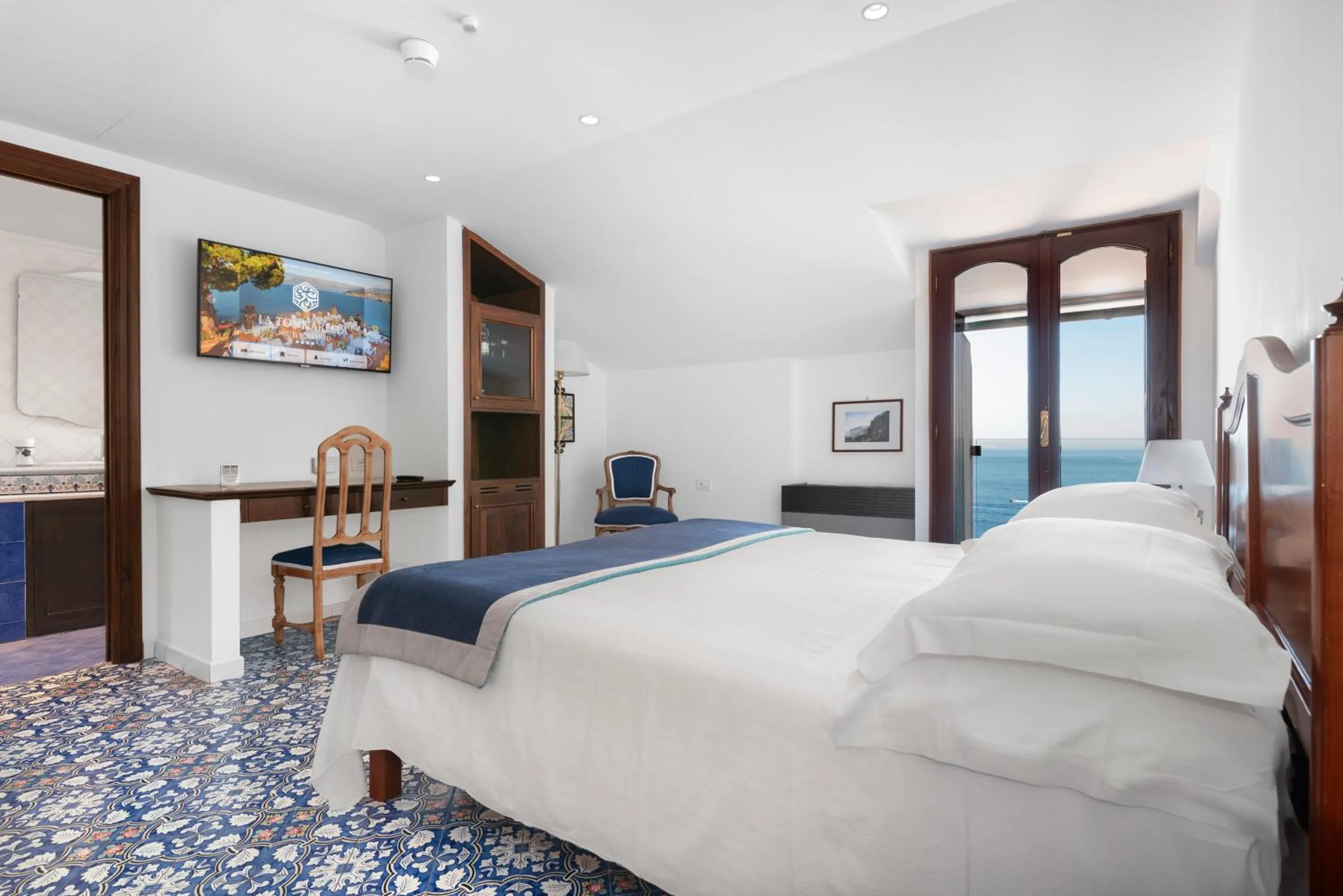 Bed in Hotel La Tonnarella