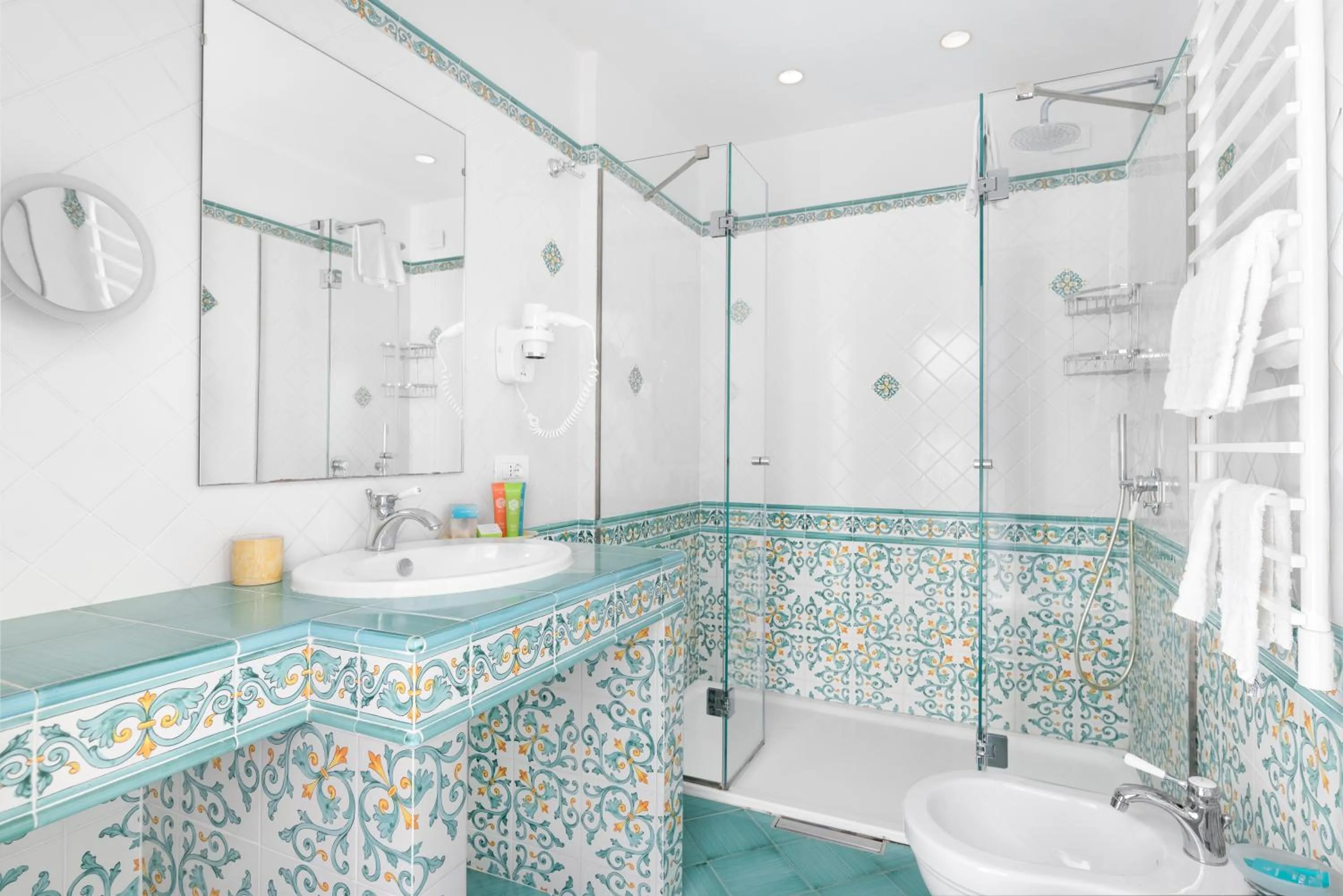 Shower in Hotel La Tonnarella