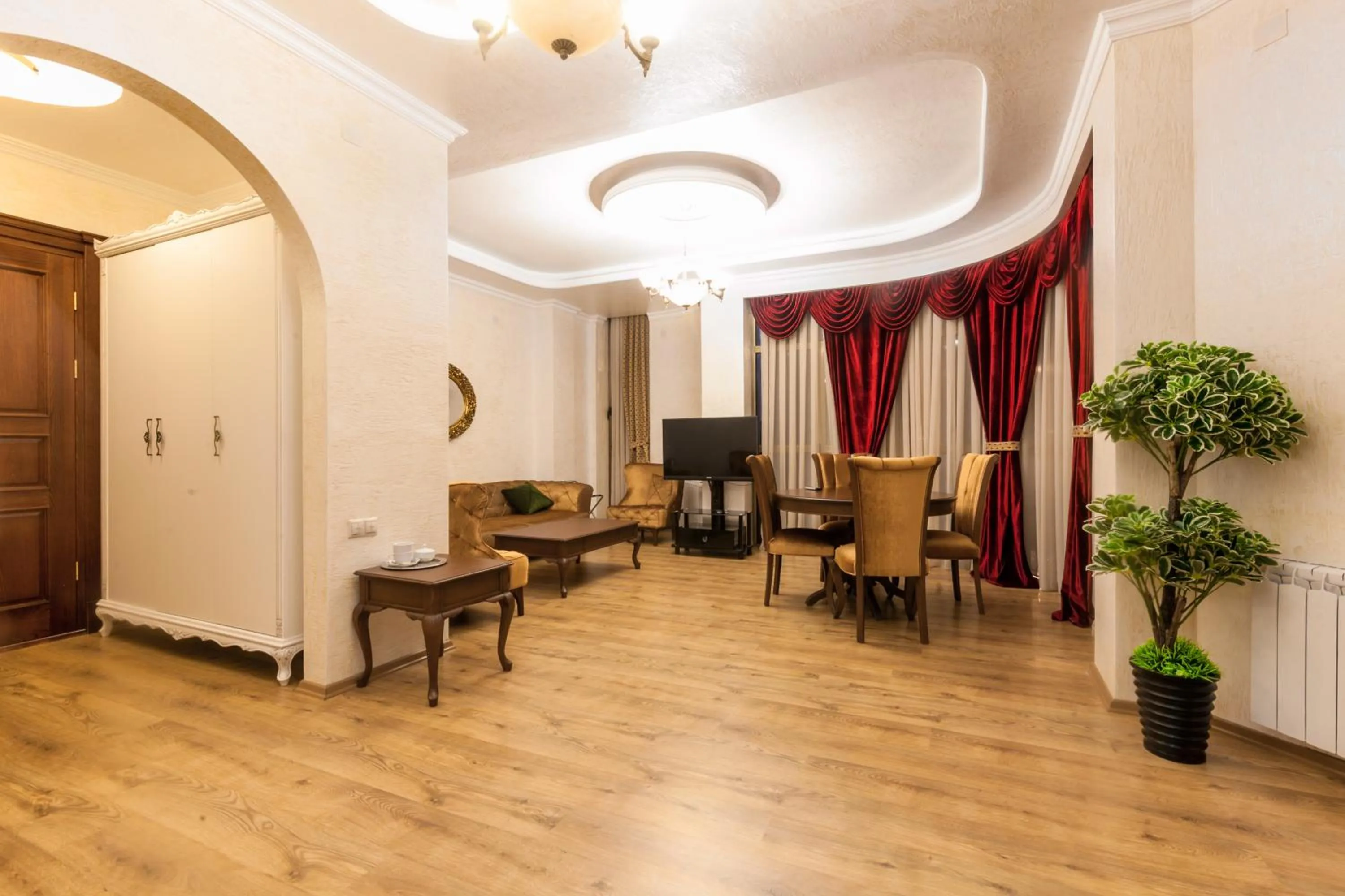 Living room in Iberia Palace Hotel