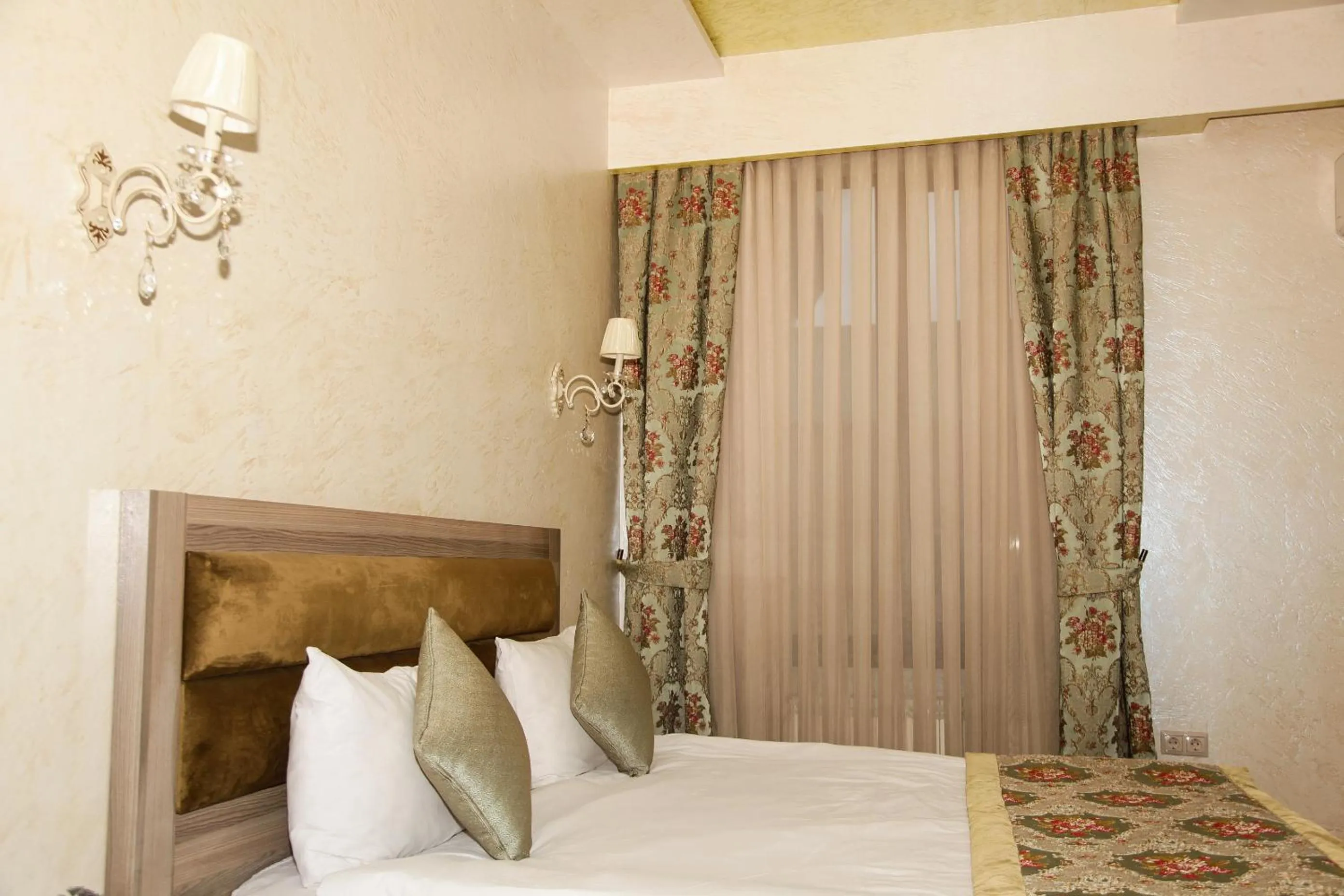 Bed in Iberia Palace Hotel