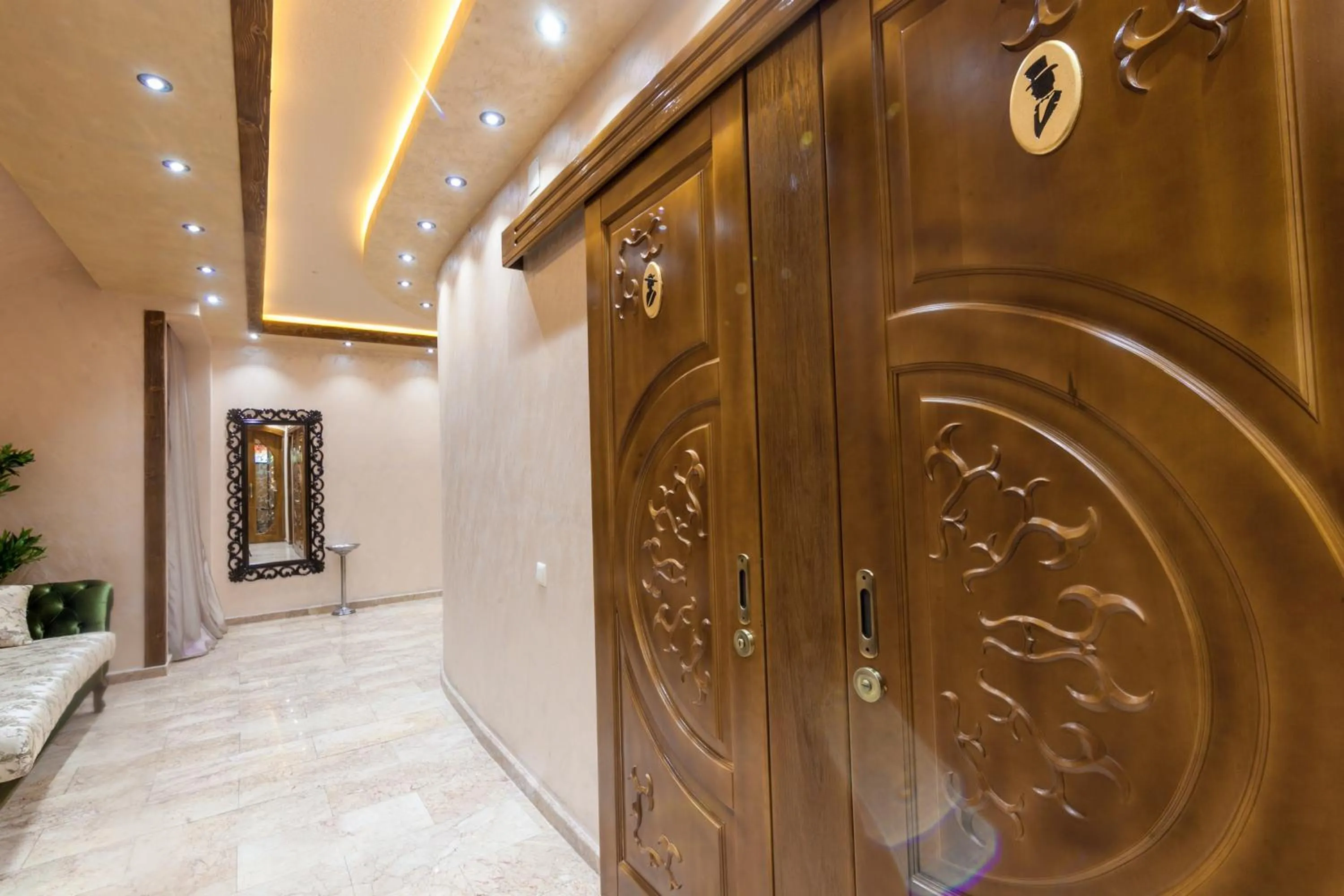 Decorative detail in Iberia Palace Hotel