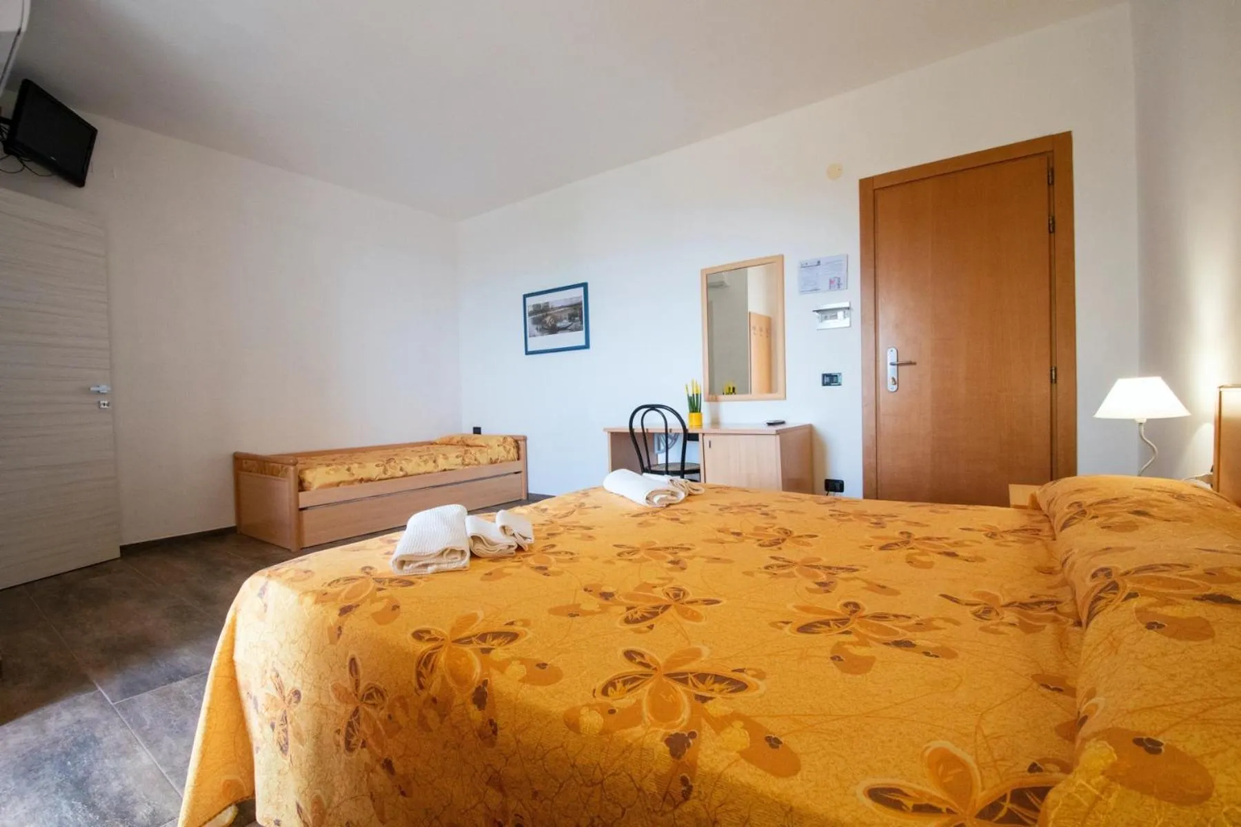 Bedroom, Bed in Hotel Club Bellavista