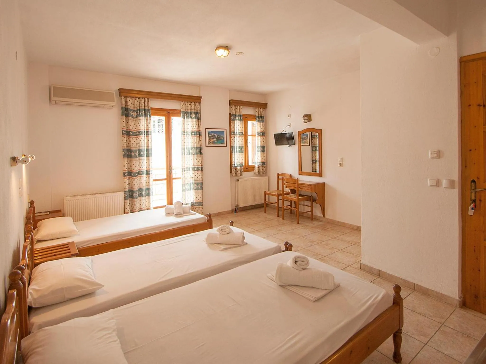 Photo of the whole room, Bed in LAURA Skiathos