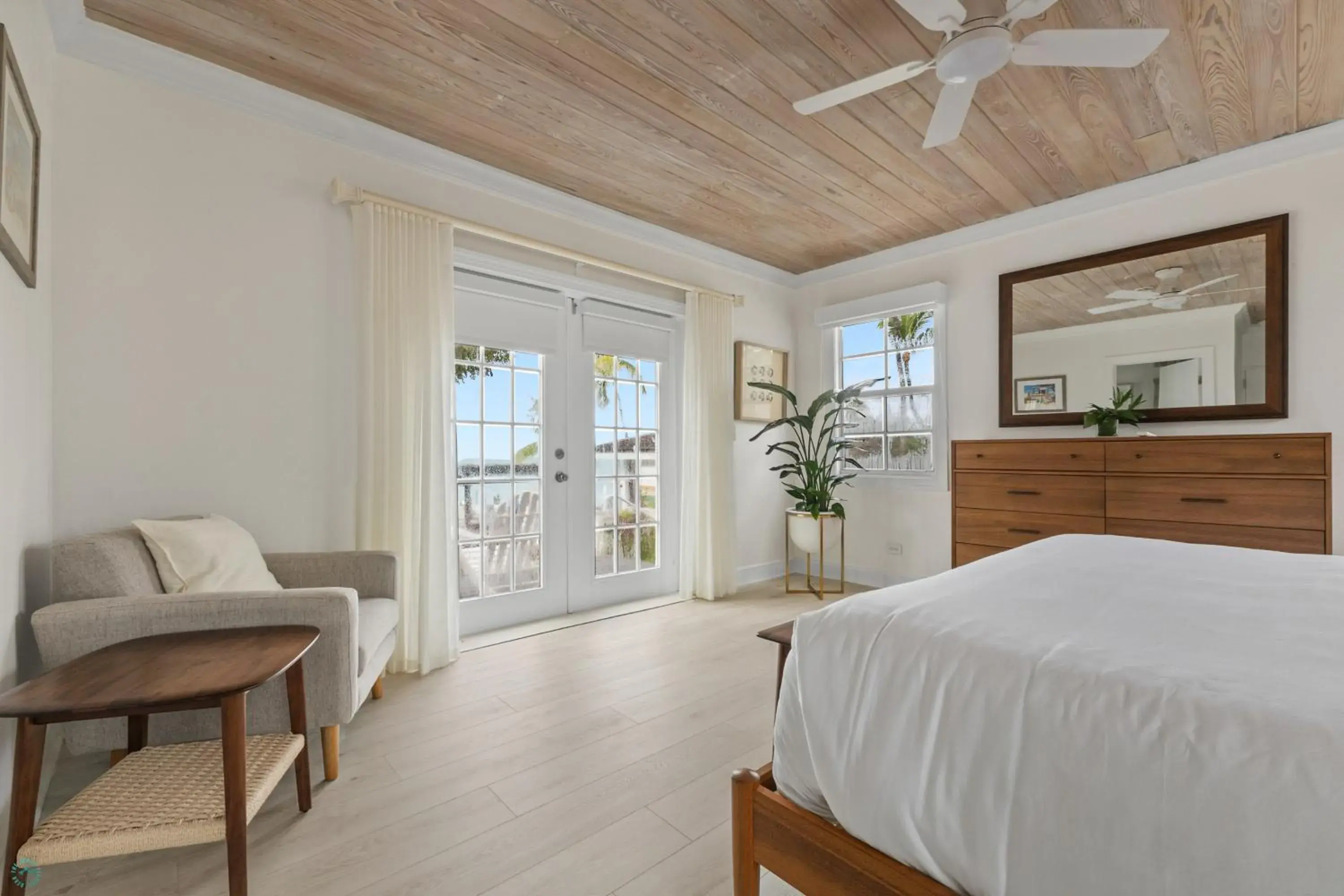 King Room in Romora Bay Resort & Marina King Room in Romora Bay Resort & Marina