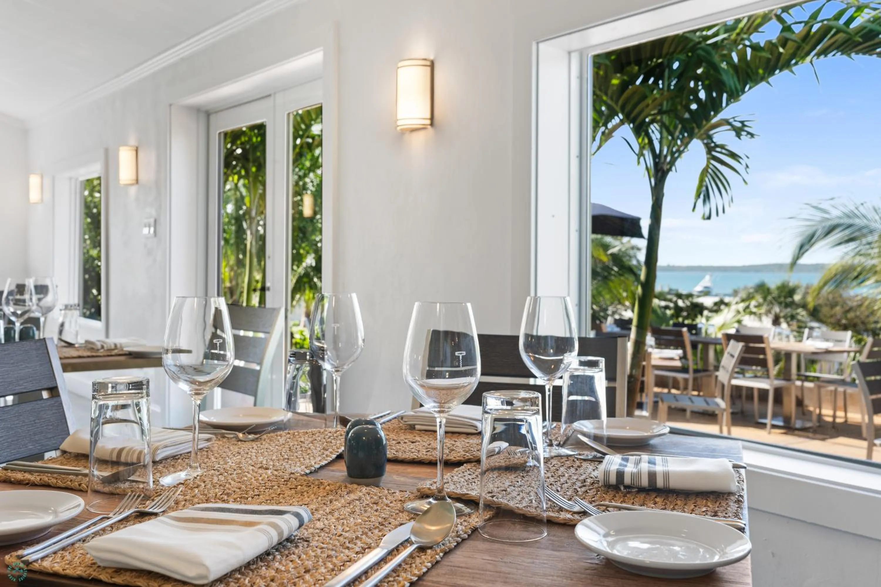 Restaurant/places to eat in Romora Bay Resort & Marina