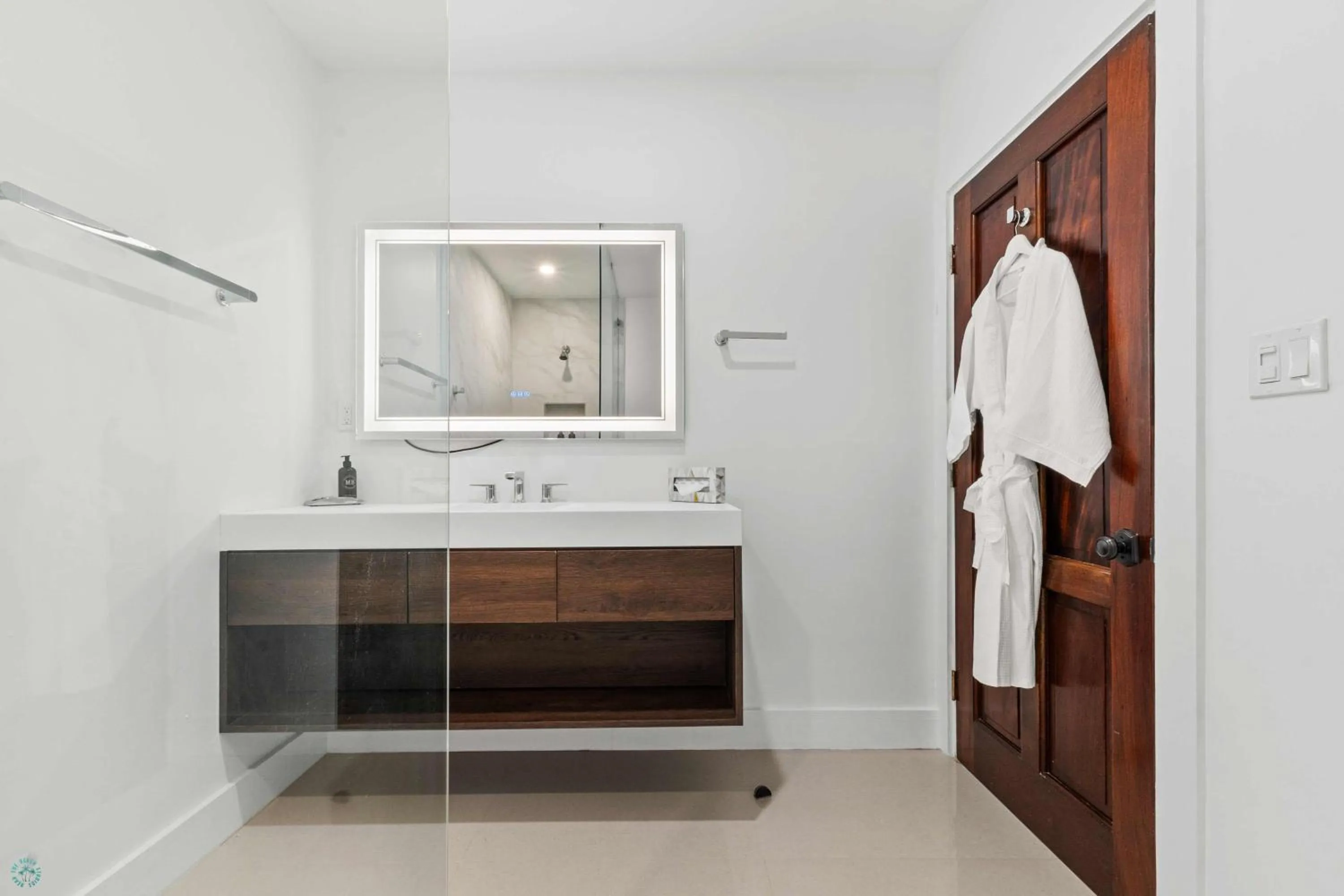 Bathroom in Romora Bay Resort & Marina