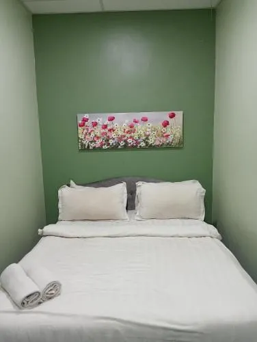 The 1975 Hotel Empire