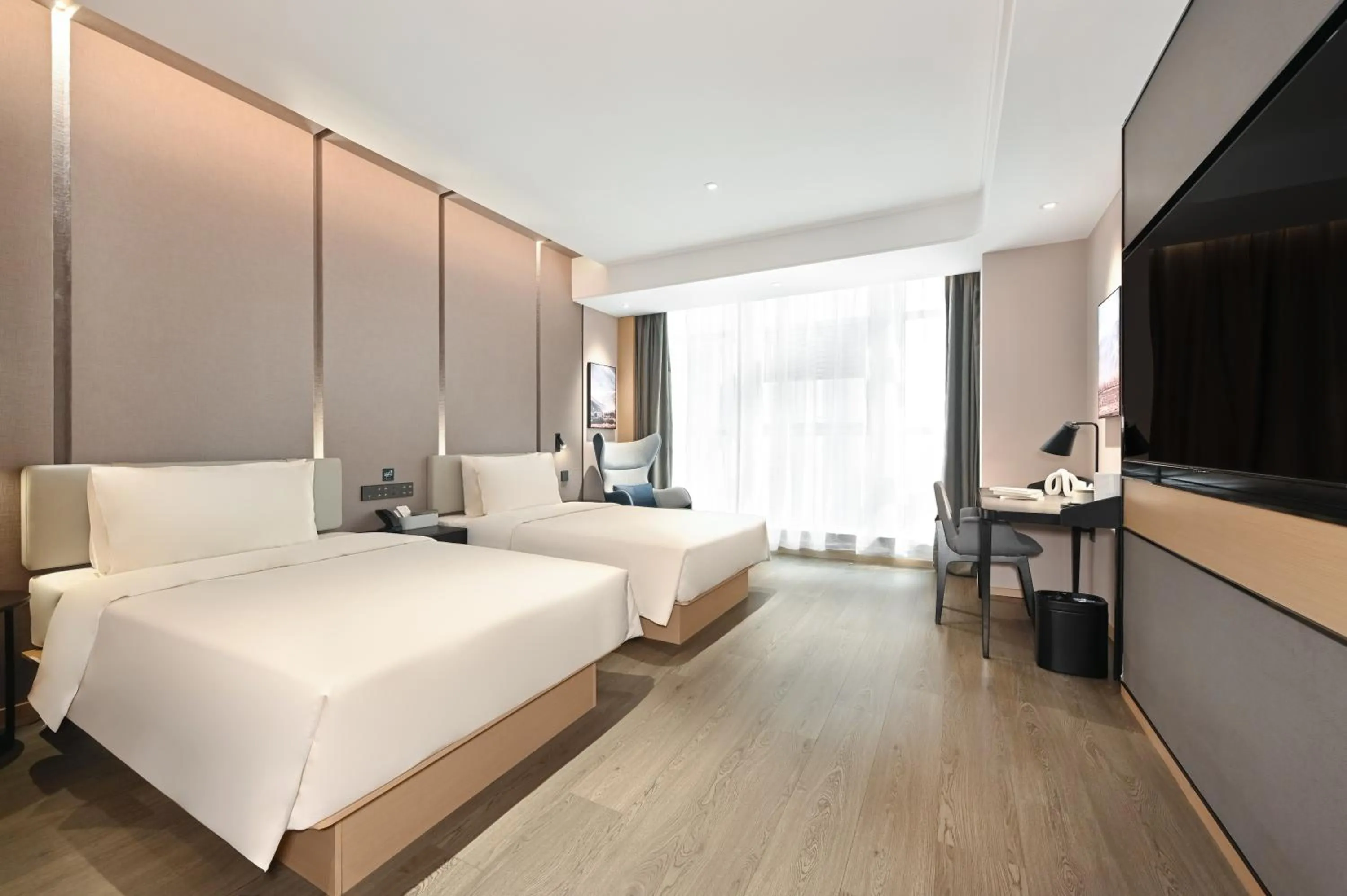 Bed in Atour Hotel Qinhuangdao Railway Station Beigang Street