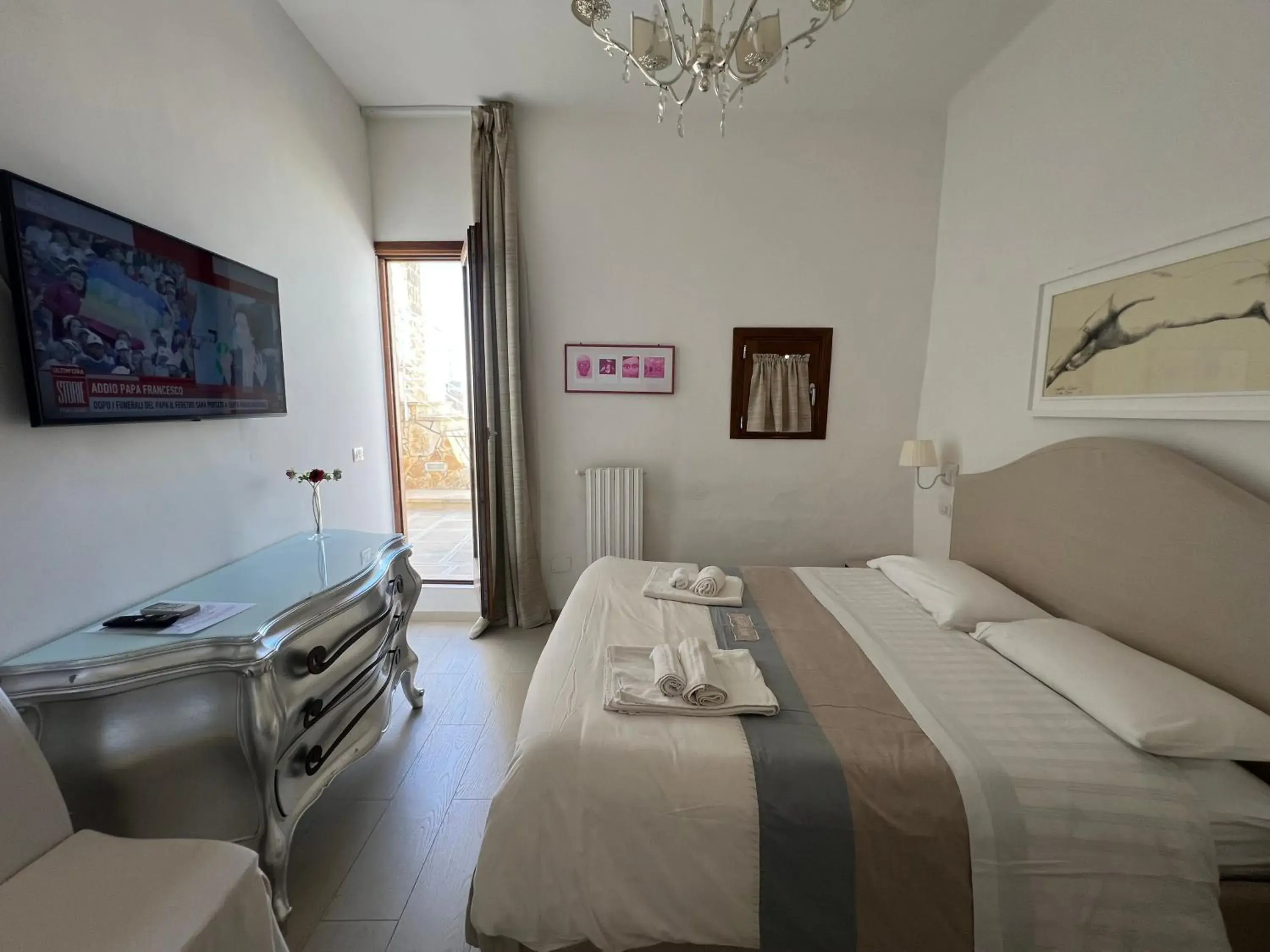 Double Room with Terrace in Elamar Rooms & Apartment Double Room with Terrace in Elamar Rooms & Apartment