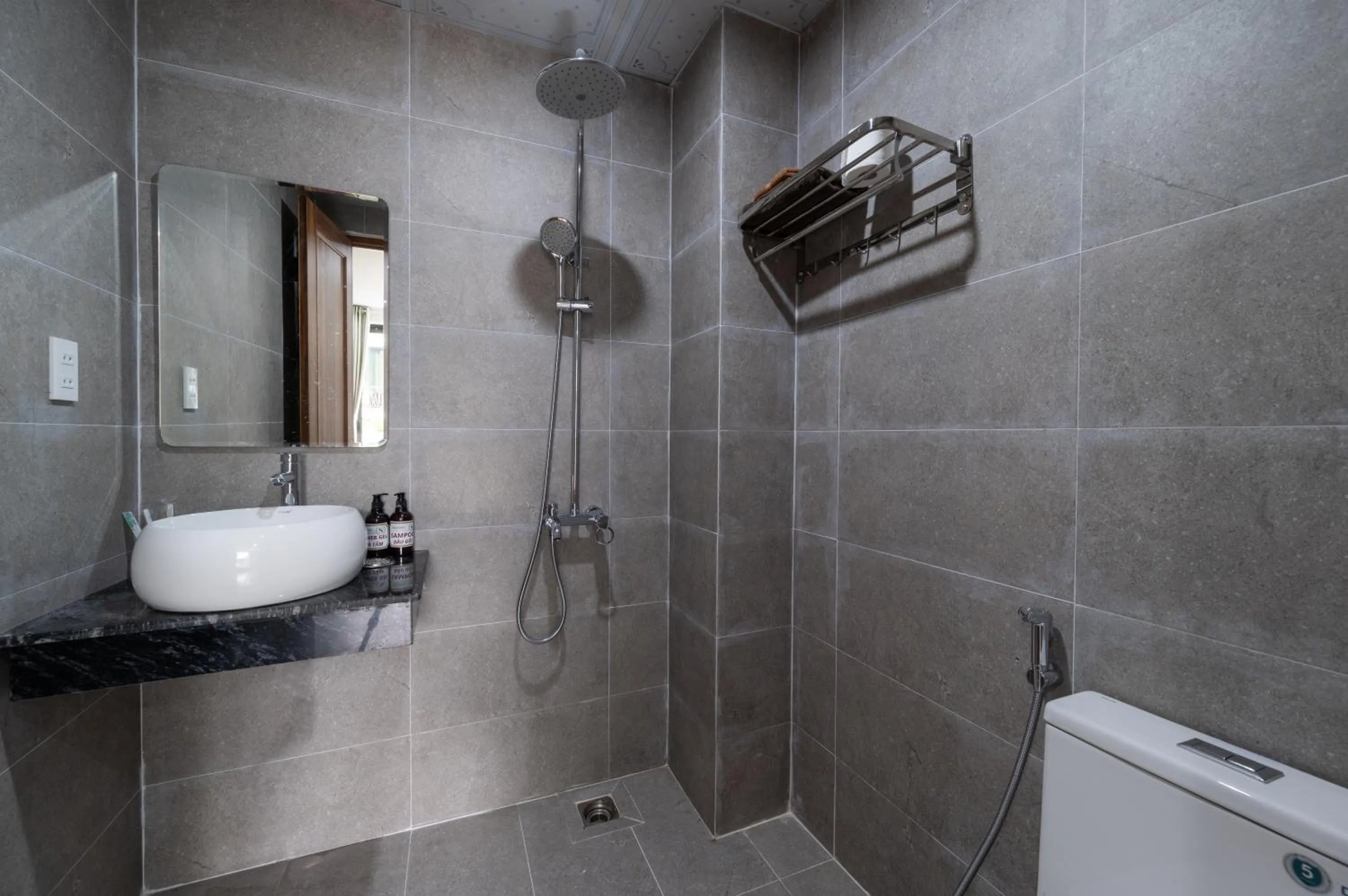 Shower in Saluton House