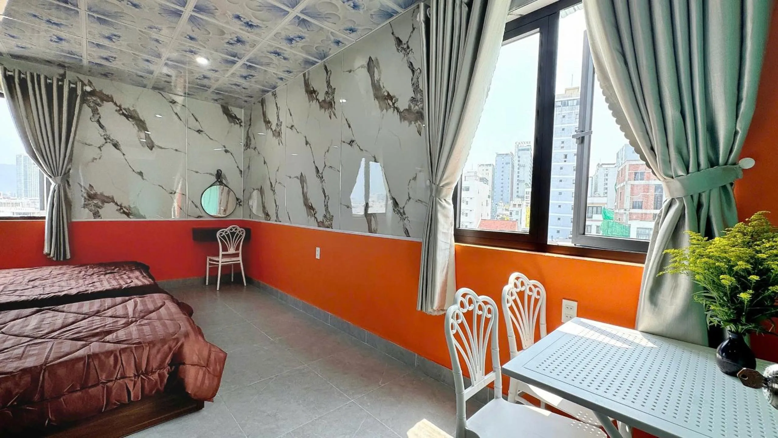 Bed in Saluton House