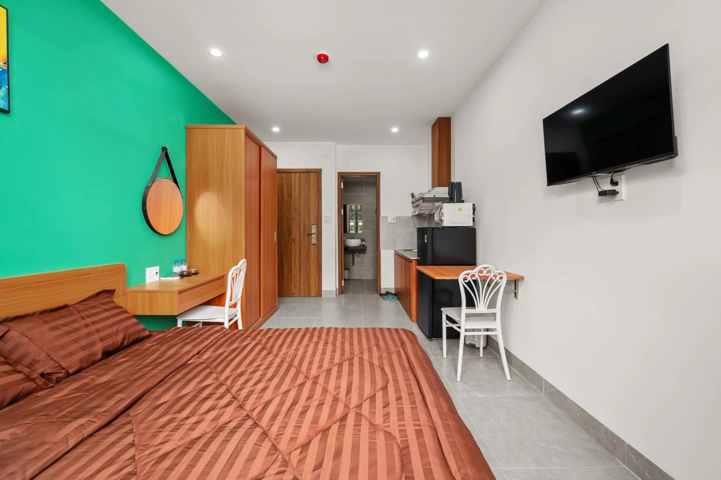 Bedroom, Bed in Saluton House