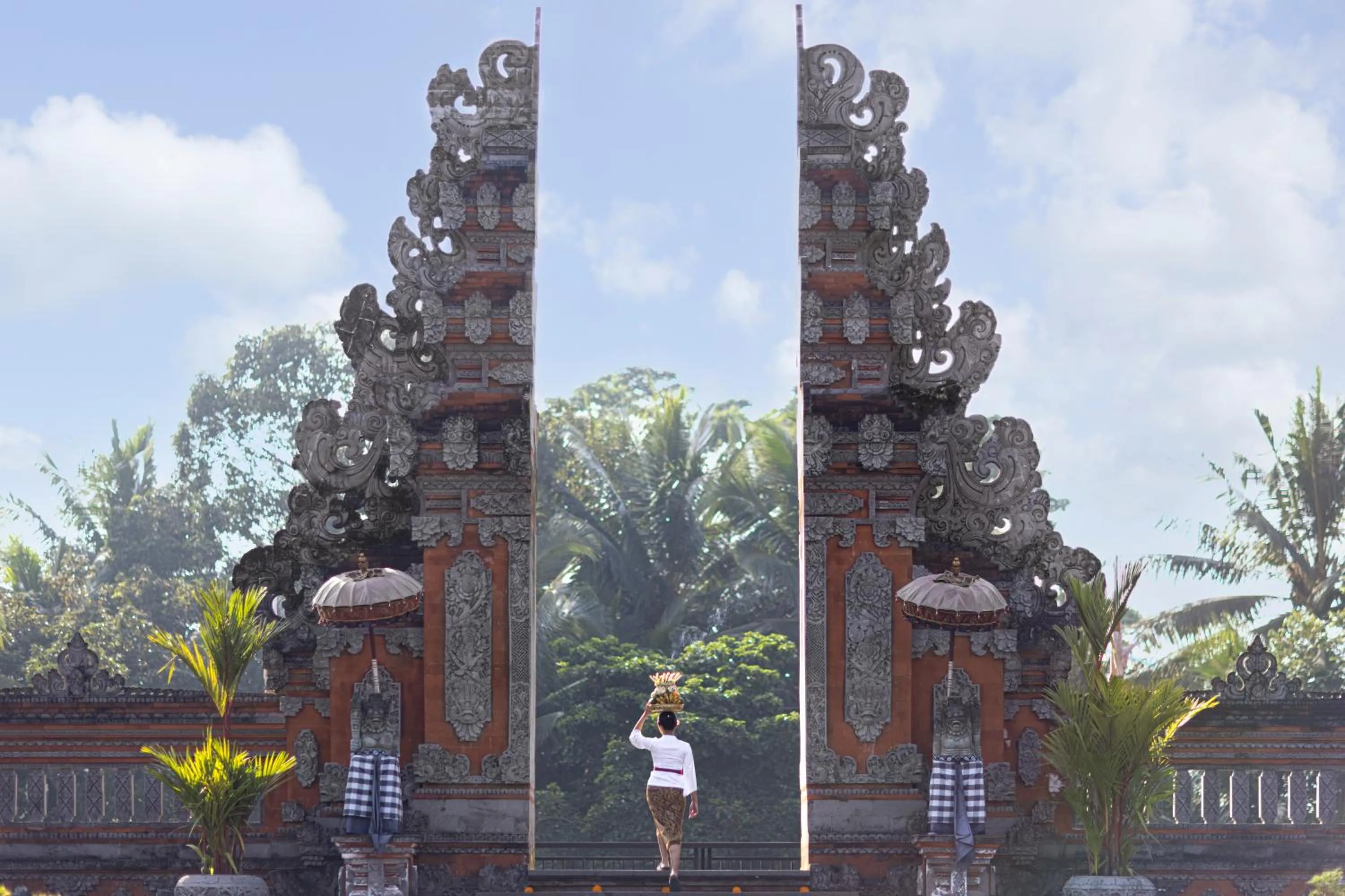 Property building in Anumana De Suite