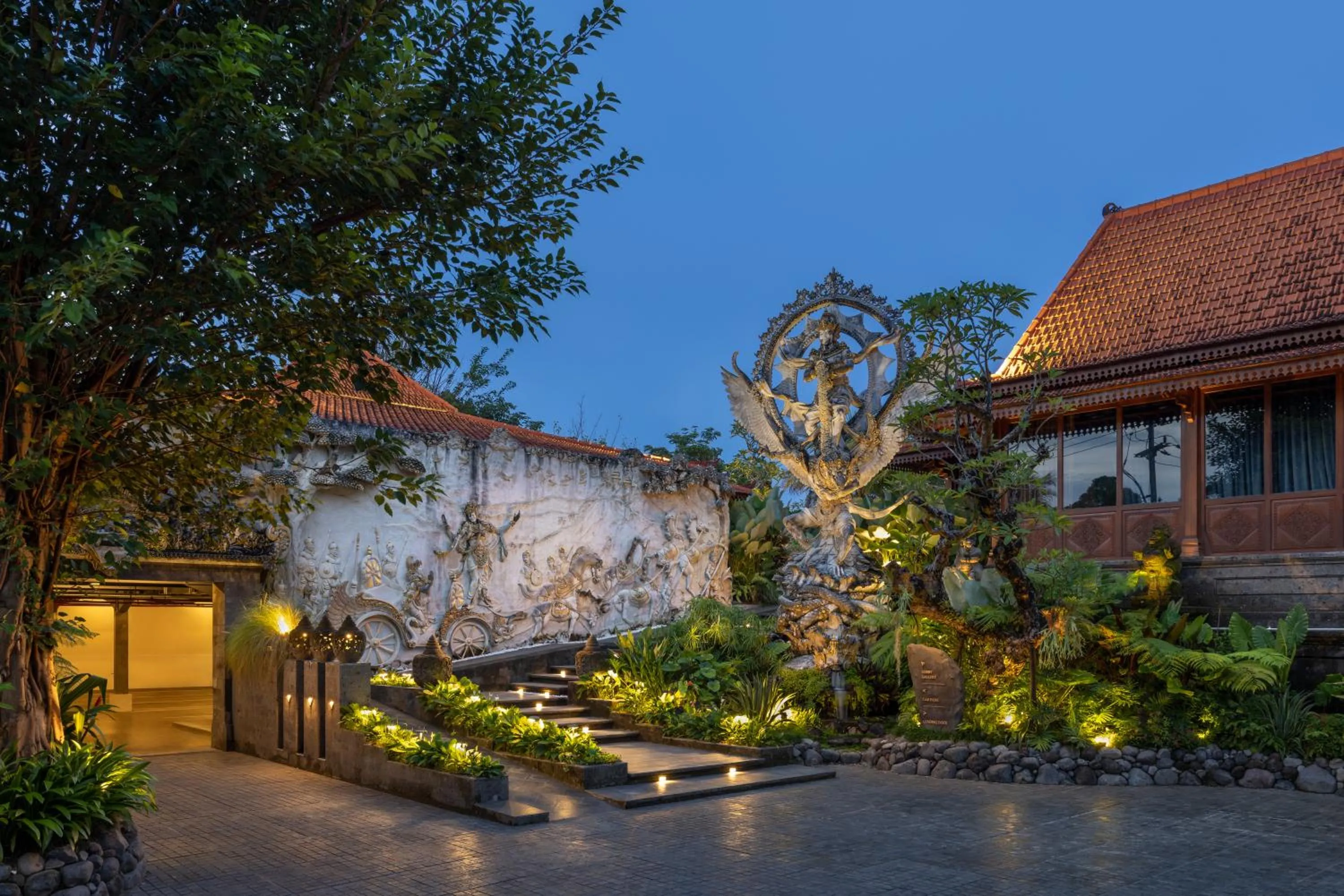 Property building in Anumana De Suite