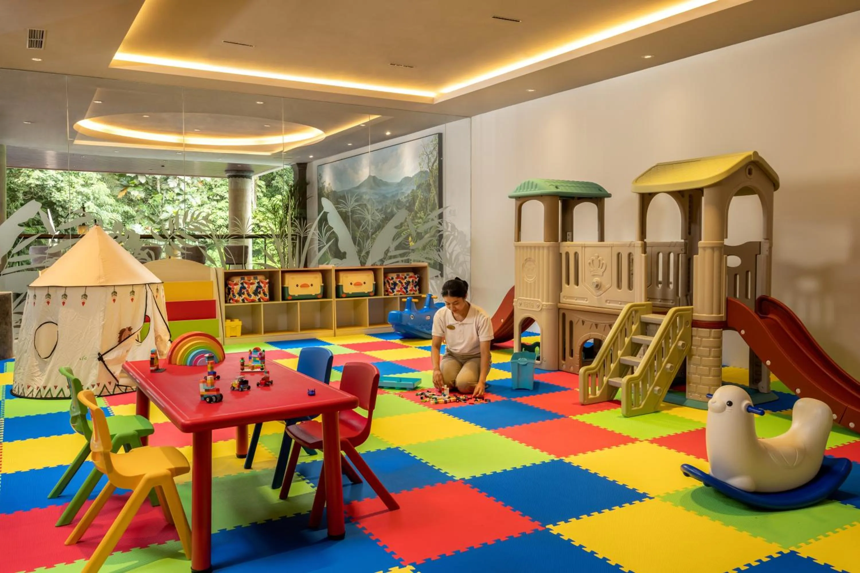 Children play ground in Anumana De Suite