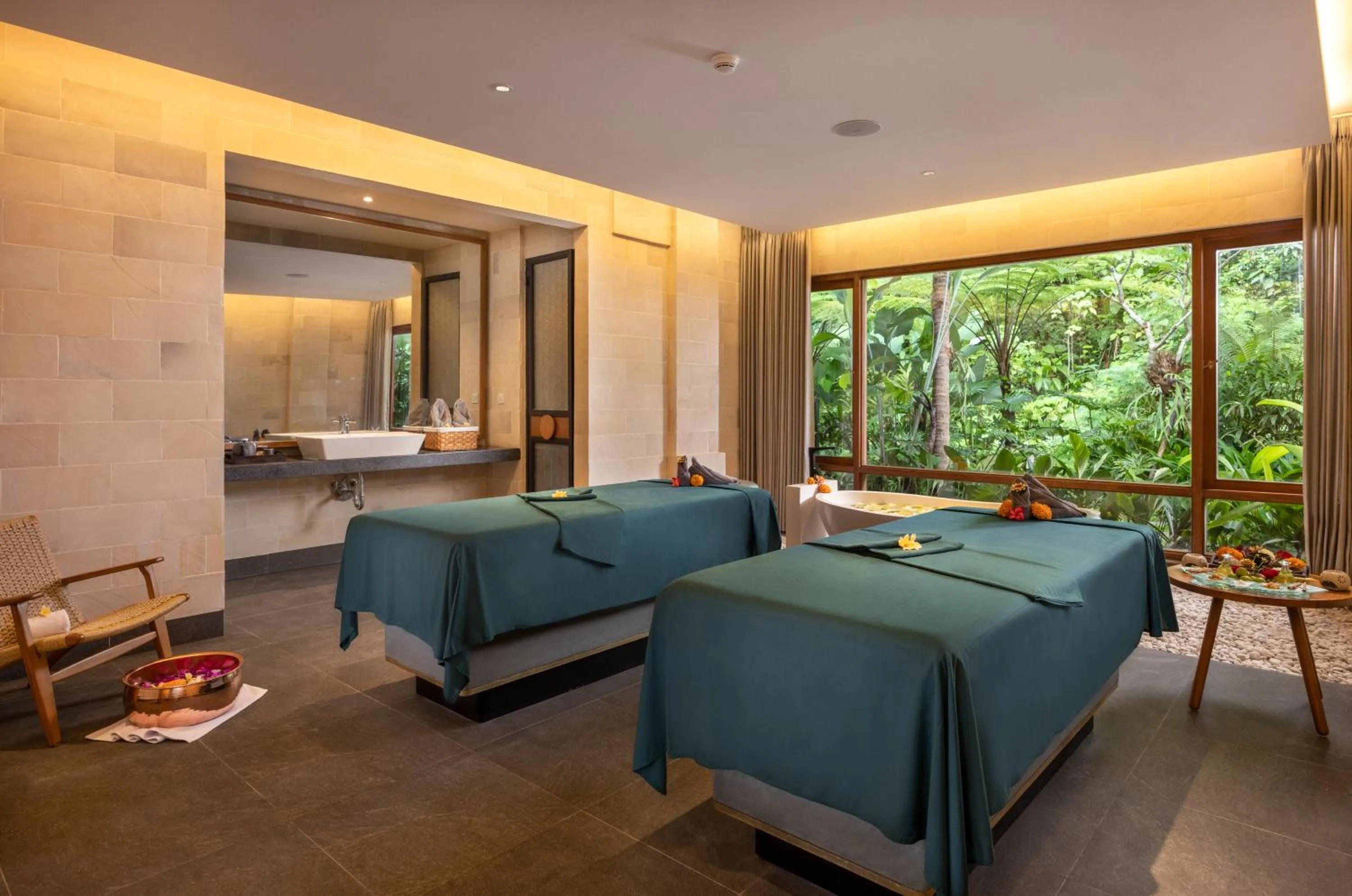 Spa and wellness centre/facilities in Anumana De Suite