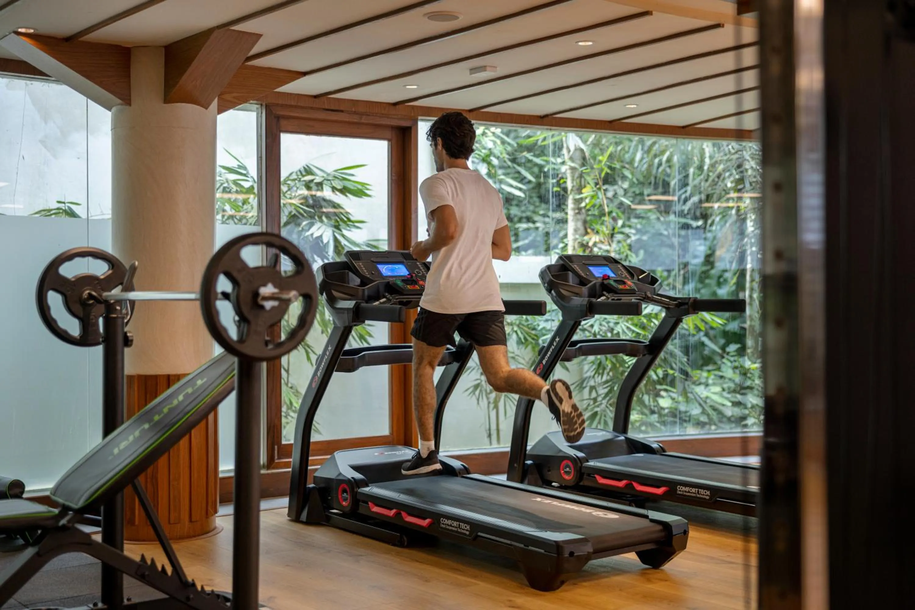 Fitness centre/facilities in Anumana De Suite