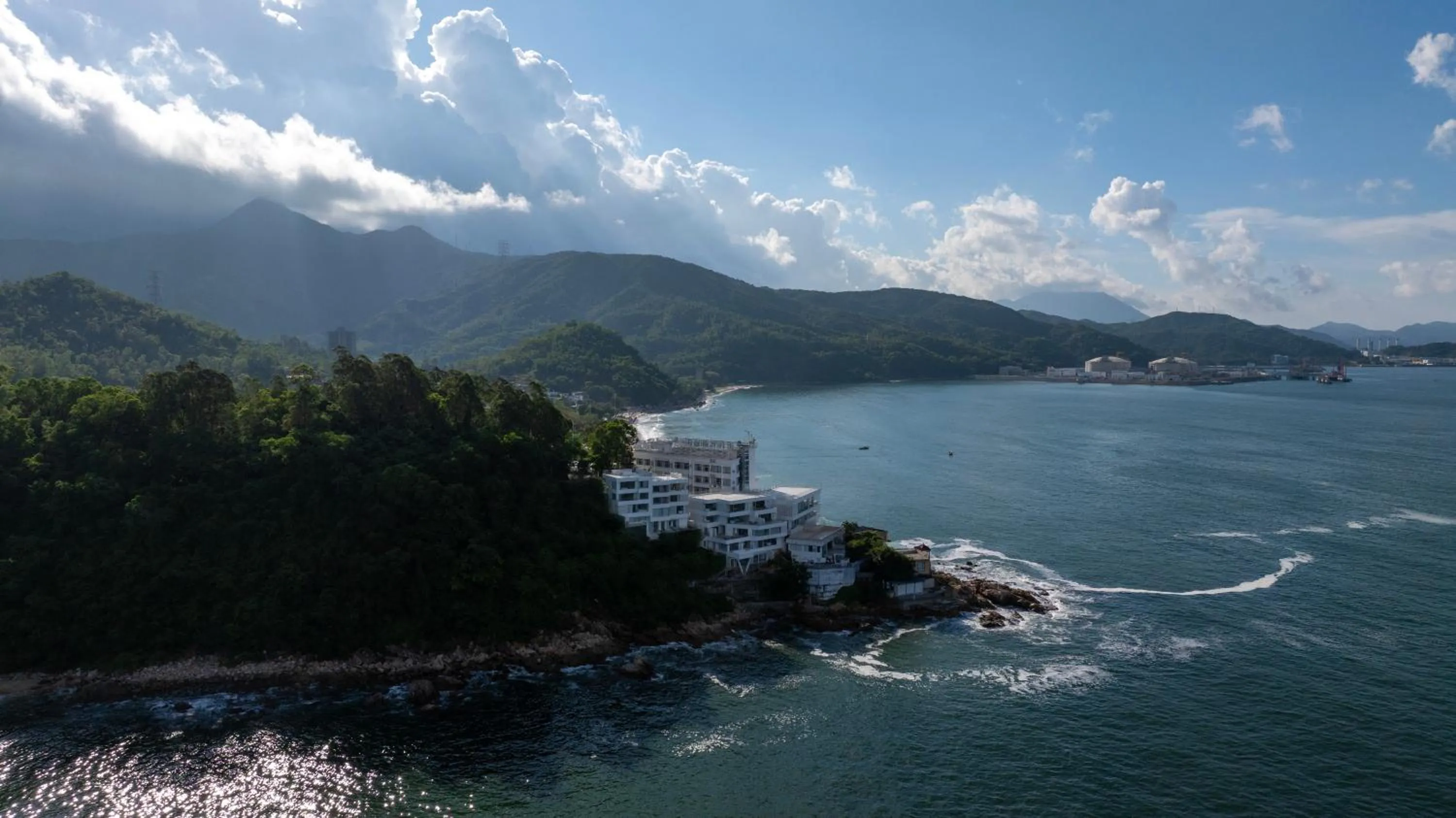 Shenzhen GuanHu Secret Wild Reef Seaview Hotel