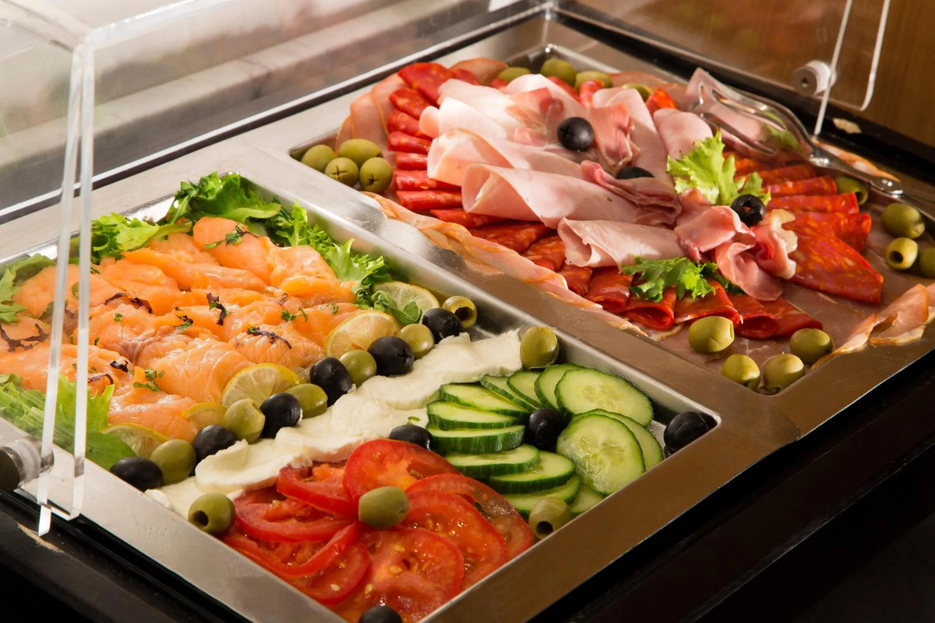 Continental breakfast in Les Matins de Paris & Spa