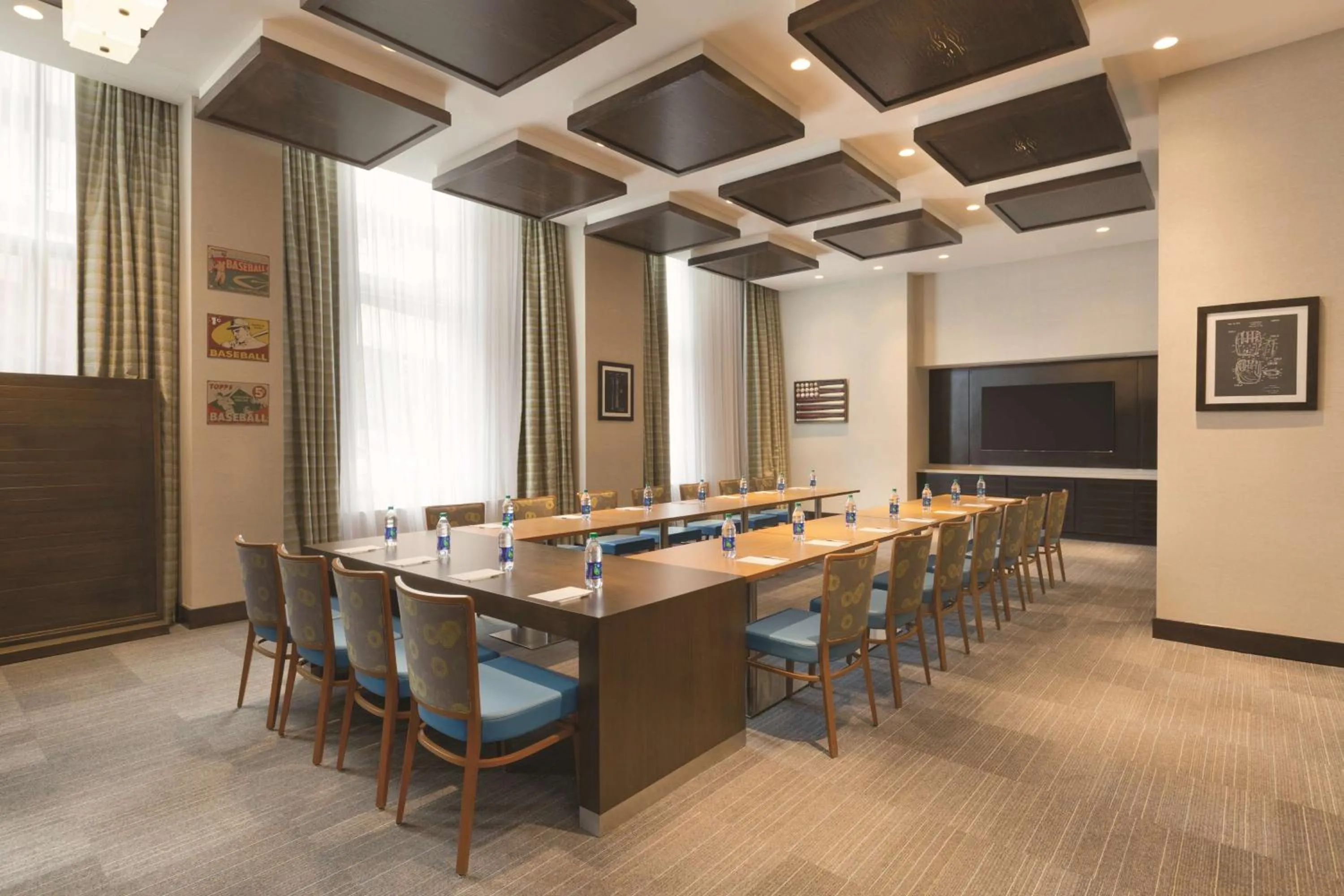 Restaurant/places to eat in Hampton Inn & Suites Washington, D.C. - Navy Yard