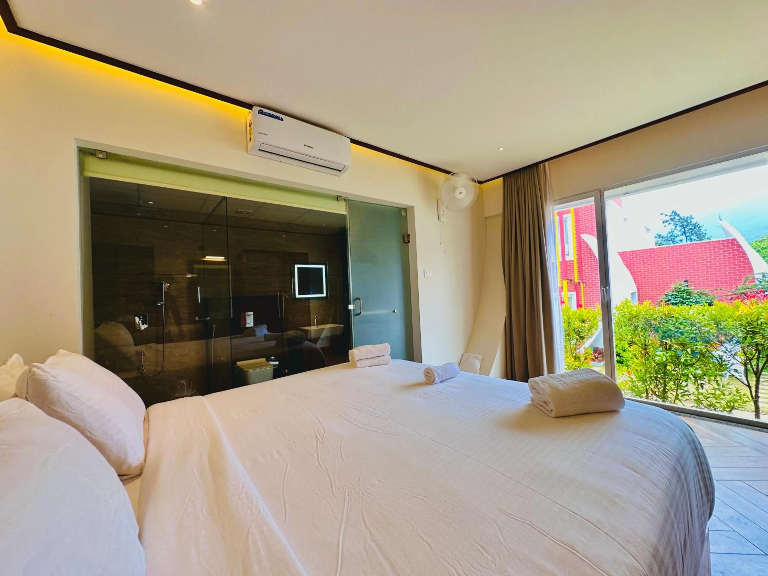 Photo of the whole room, Bed in Talenresort Vythiri Villas