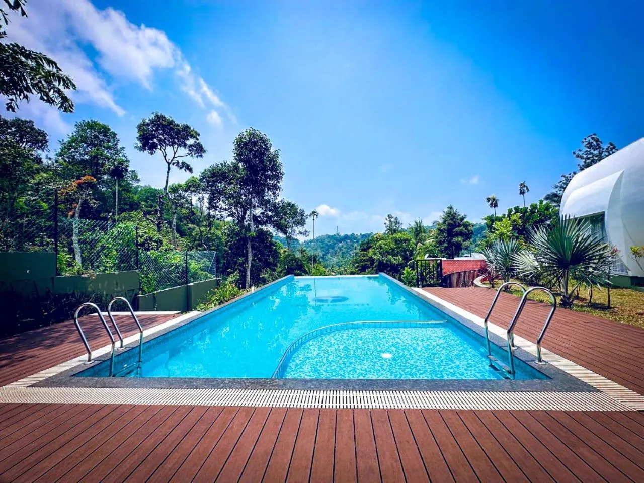 Swimming pool in Talenresort Vythiri Villas